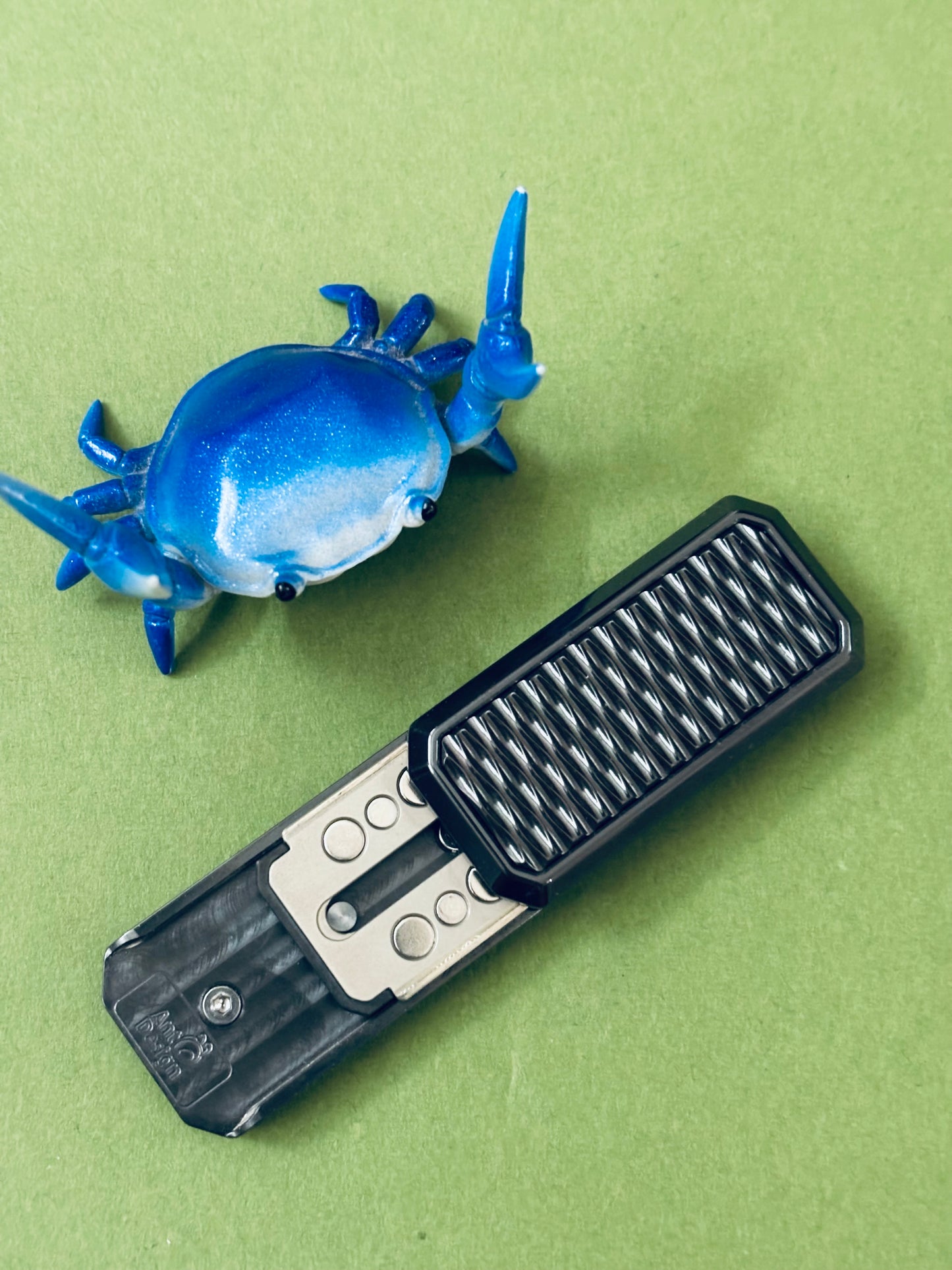 Ant Design - S- nano V2 - zirc - Fidget toy