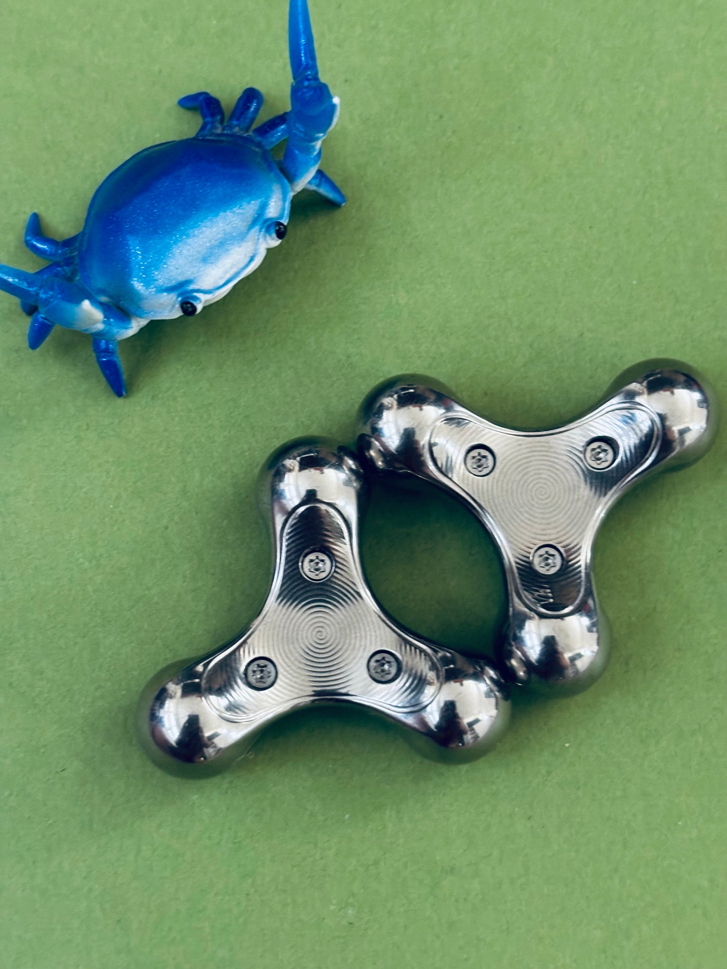 Magnus - atom - titanium - fidget toy