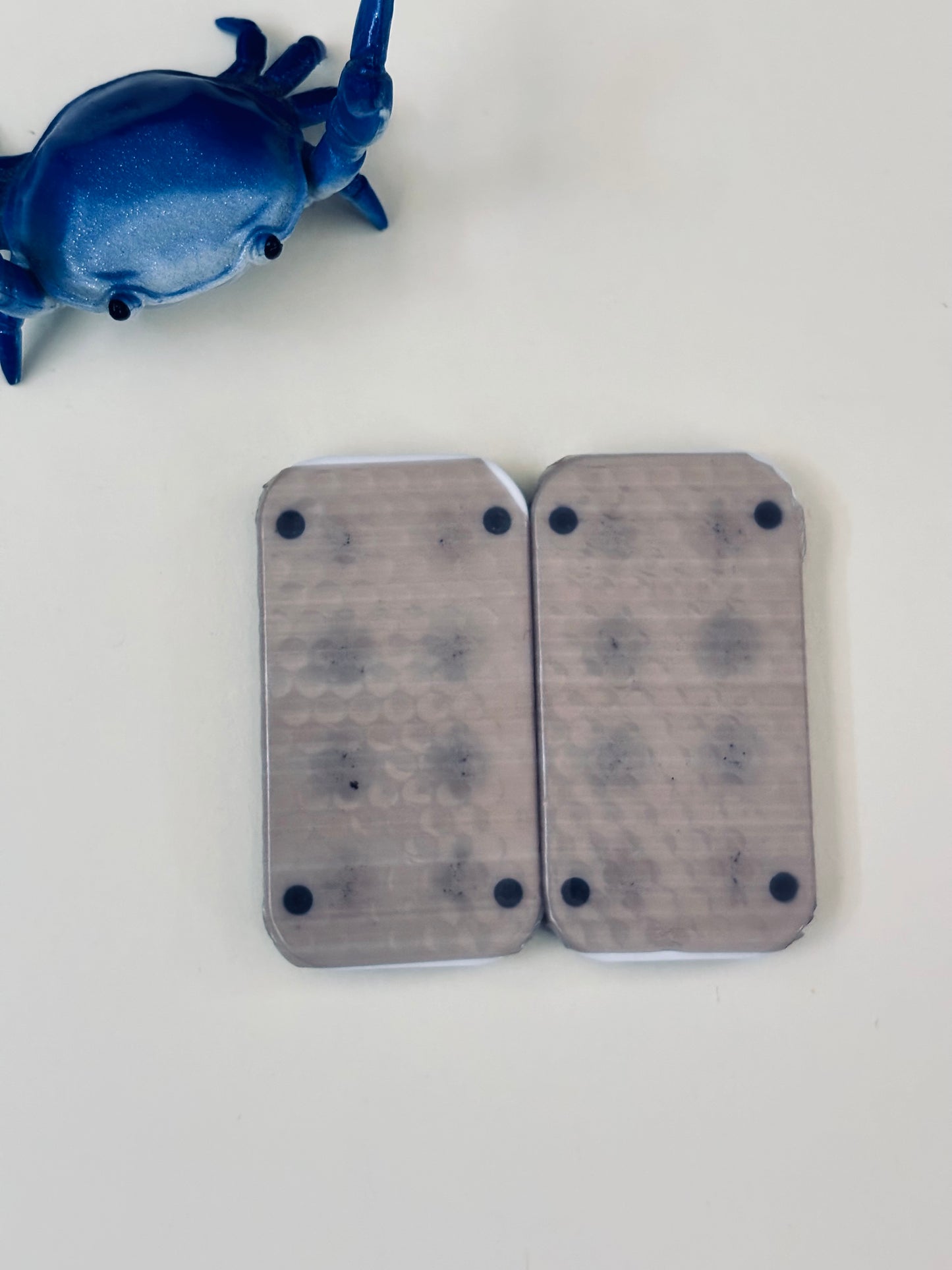 UQH - Wispy slider - titanium with teflon plates - Fidget toy