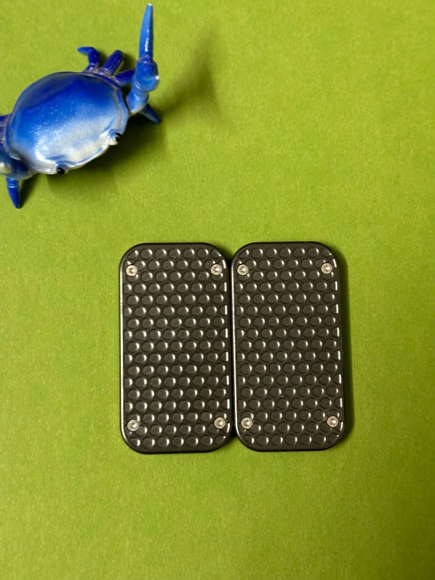 UQH - Wispy slider - titanium with zirc plates - Fidget toy