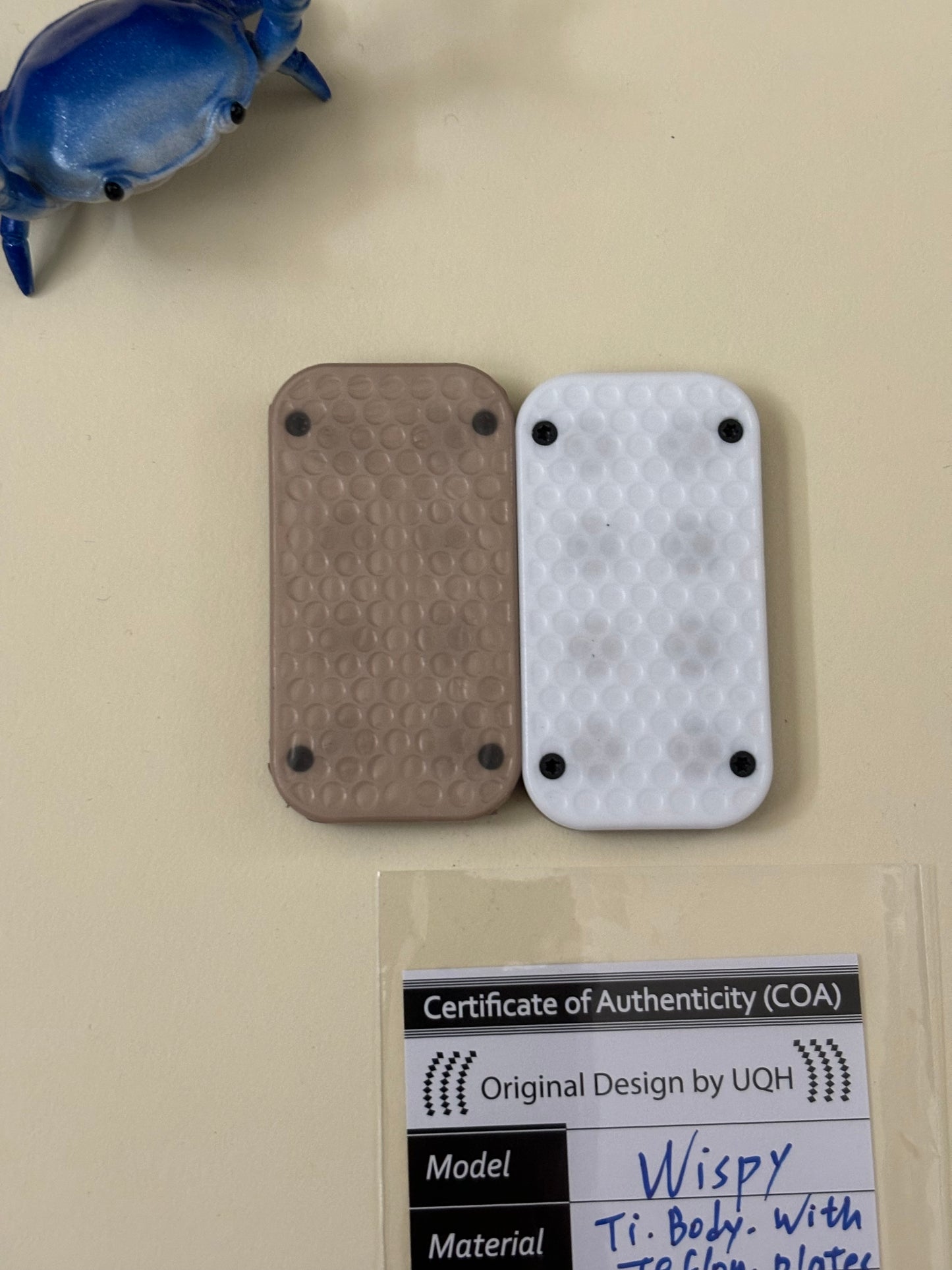 UQH - Wispy slider - titanium with teflon plates - Fidget toy