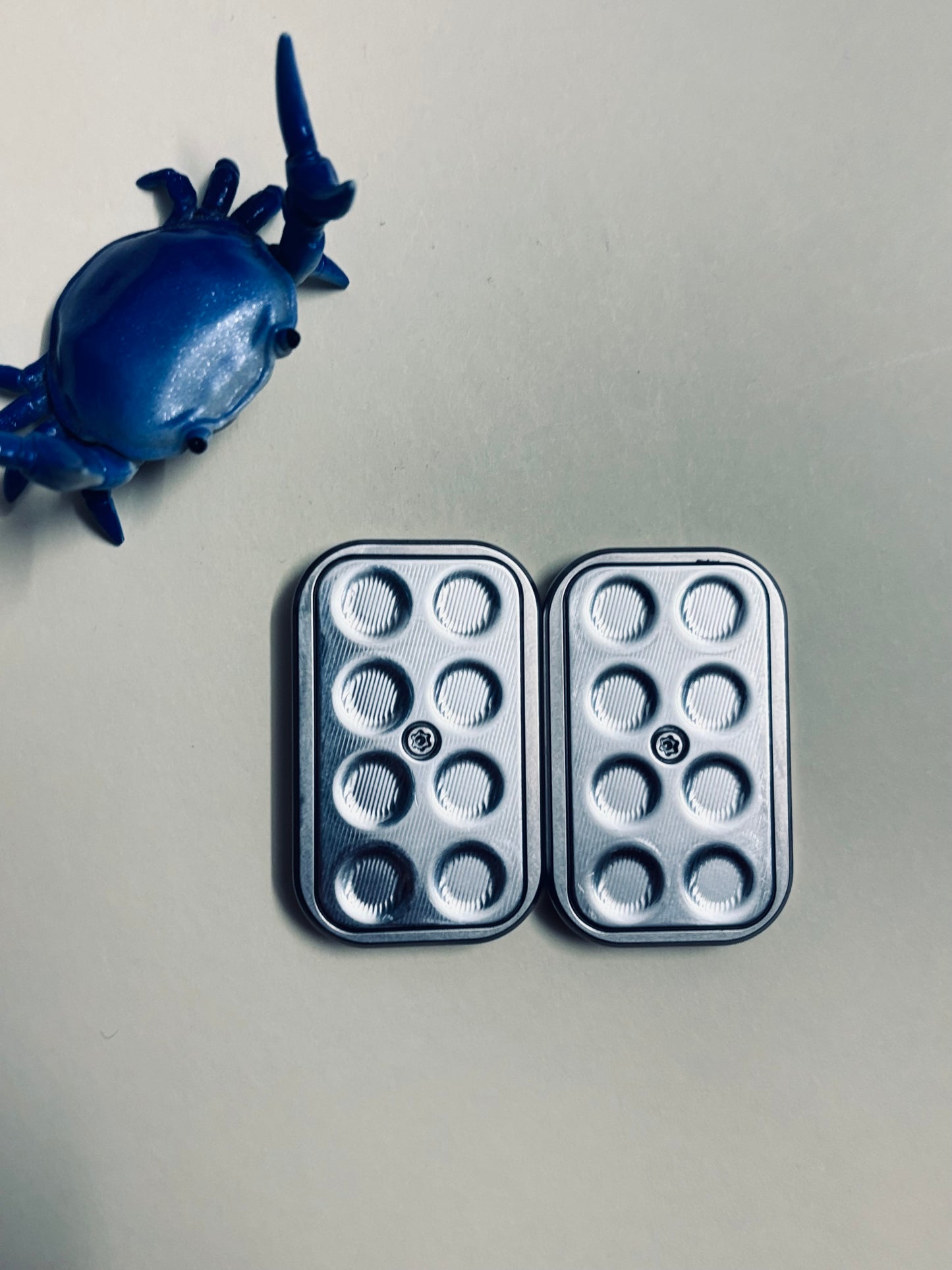 Magnus Titanium Claw slider with SS plates - fidget toy