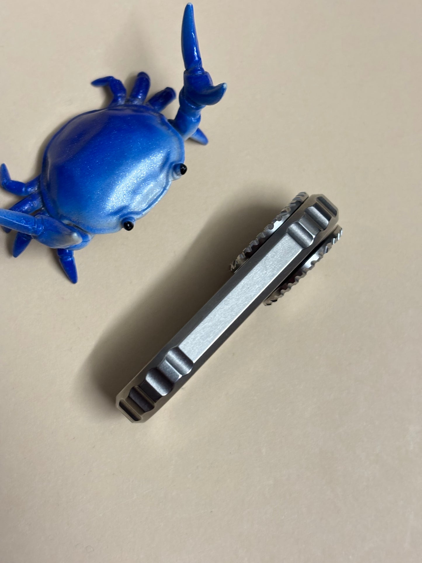 Magnus floop -titanium B33 - fidget toy