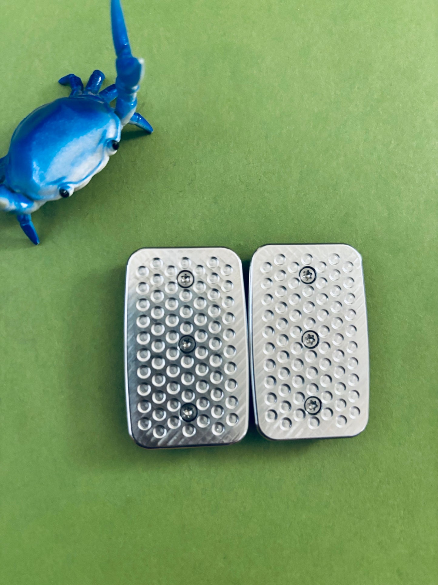 Magnus maglab supergrub - Resin with SS plate - fidget toy