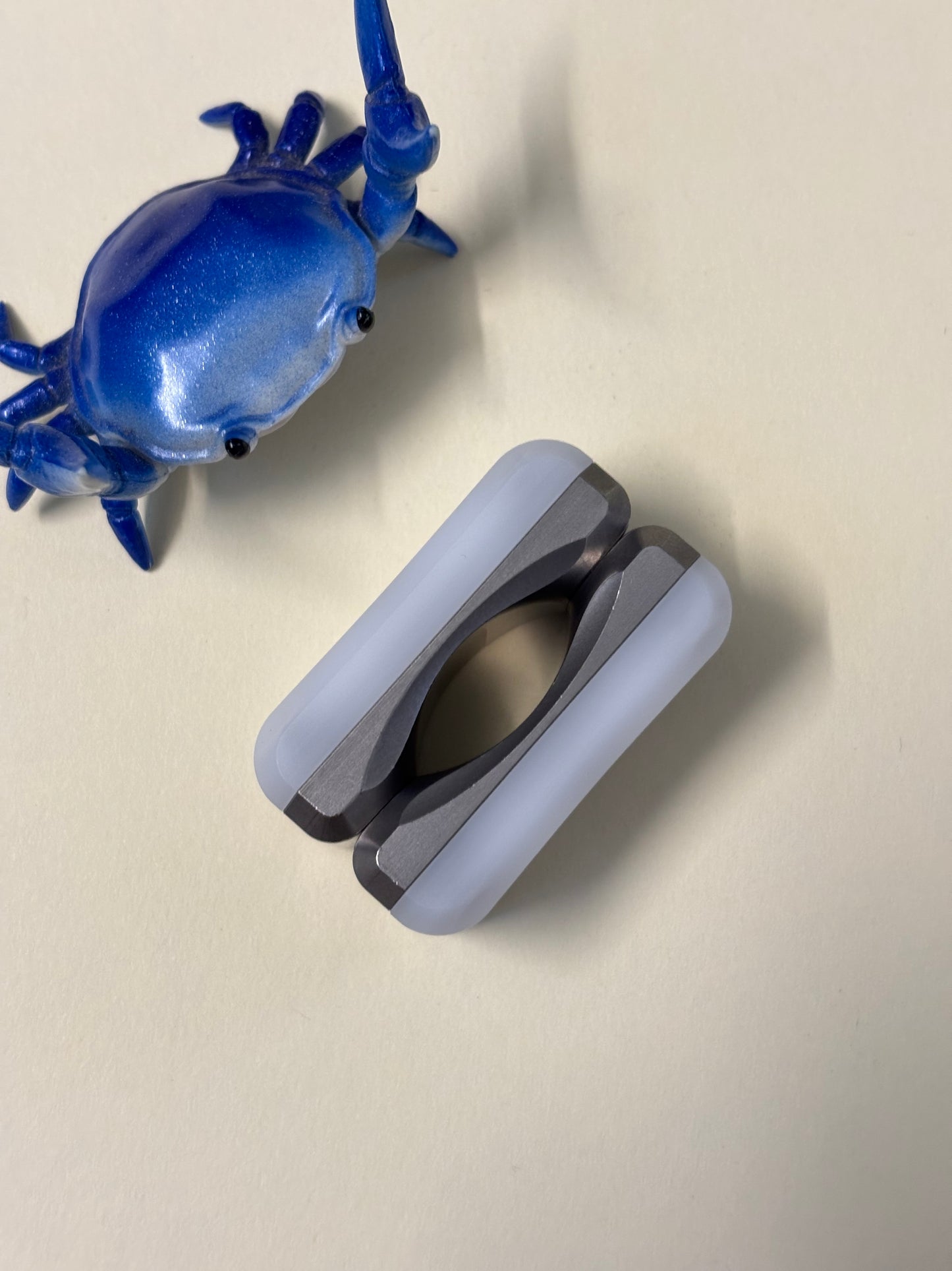 UQH - Gravity clicker - Super - ultem - Fidget toy