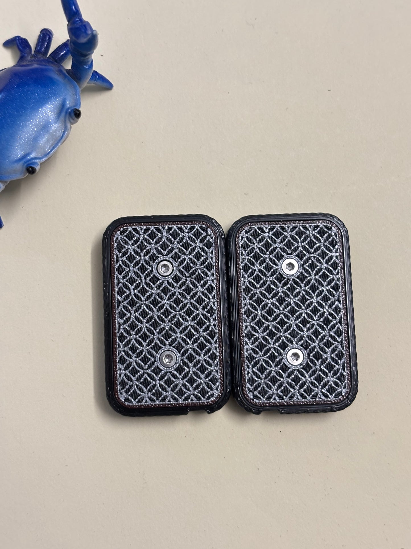 Sakura EDC tough tank puchicon - 3 click - fidget slider