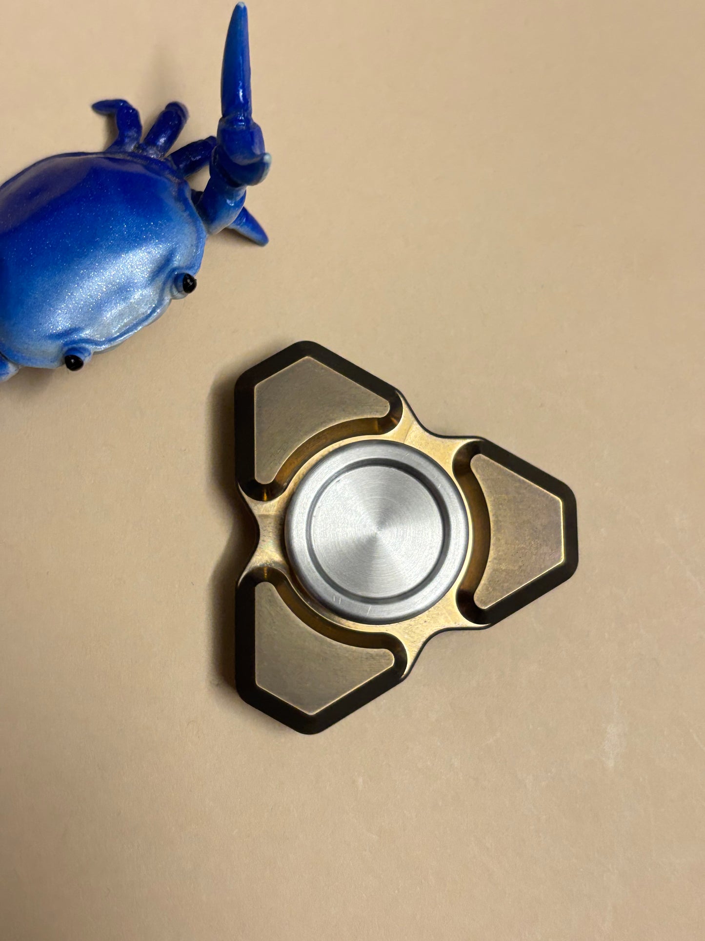 FTO tri sanitarium mini 2.0 - bronze - fidget spinner - fidget toy