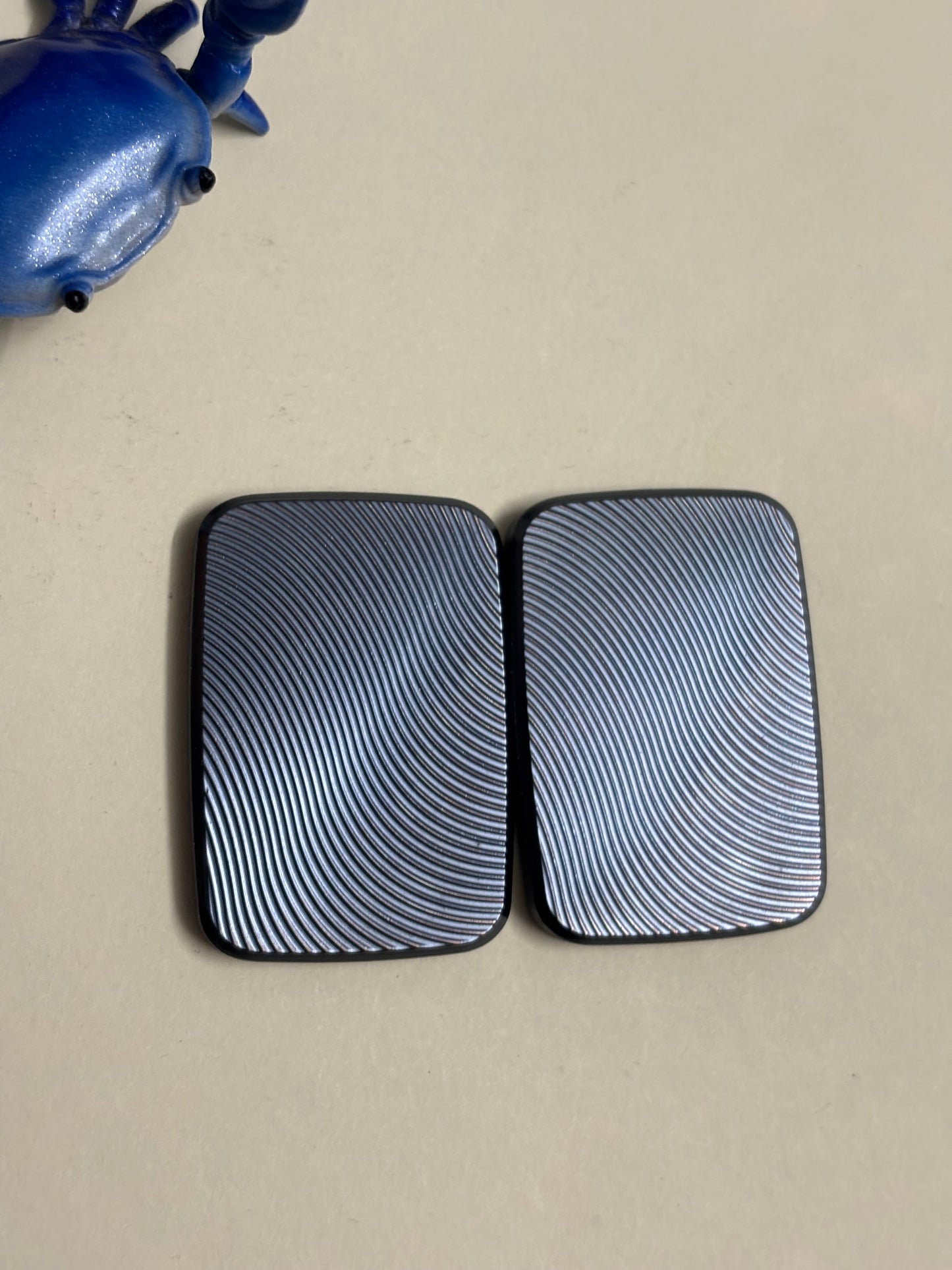 Compoform V5 Paint - titanium slider