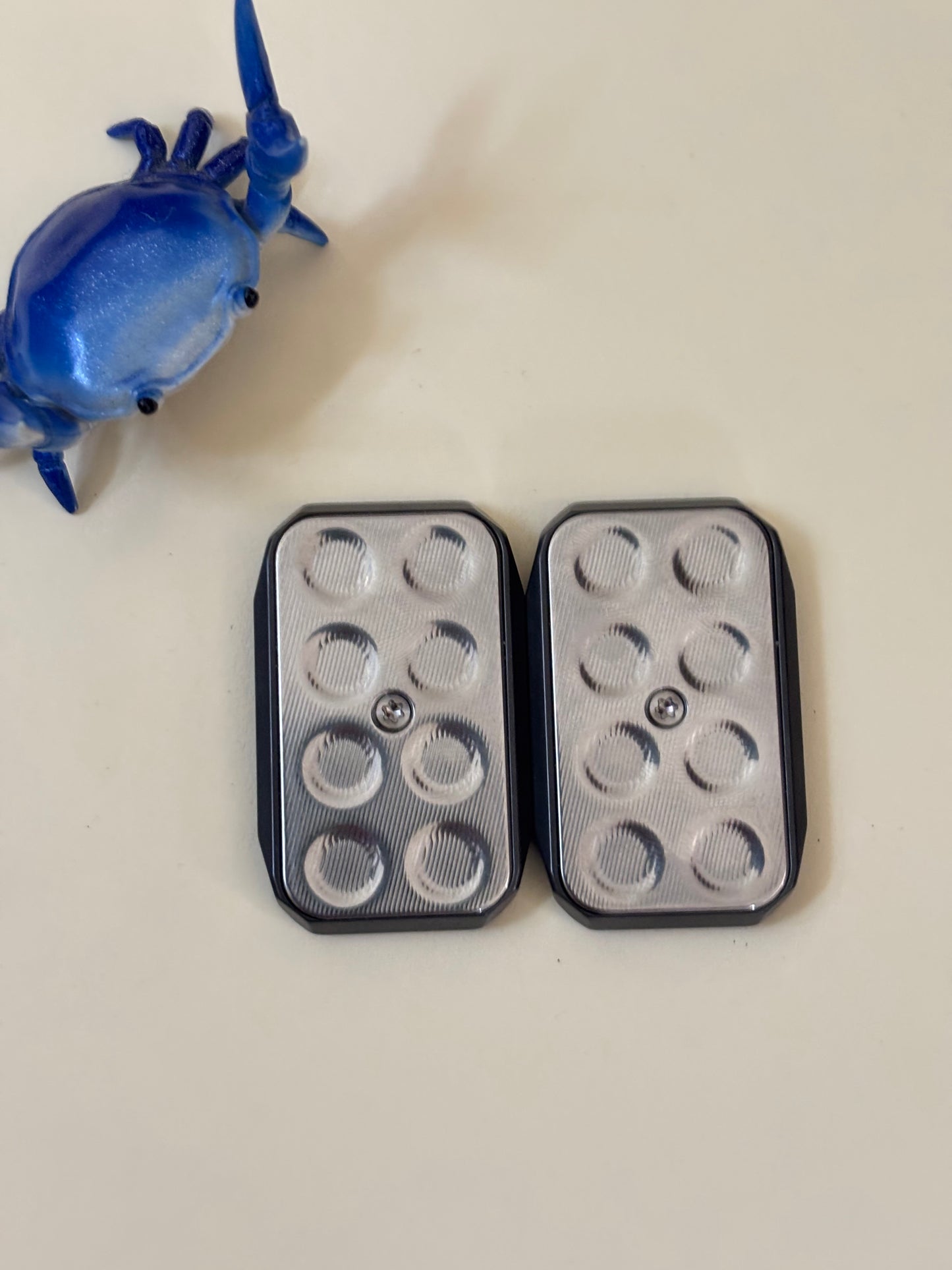 Magnus Wing slider - zirc body with SS plates- fidget toy