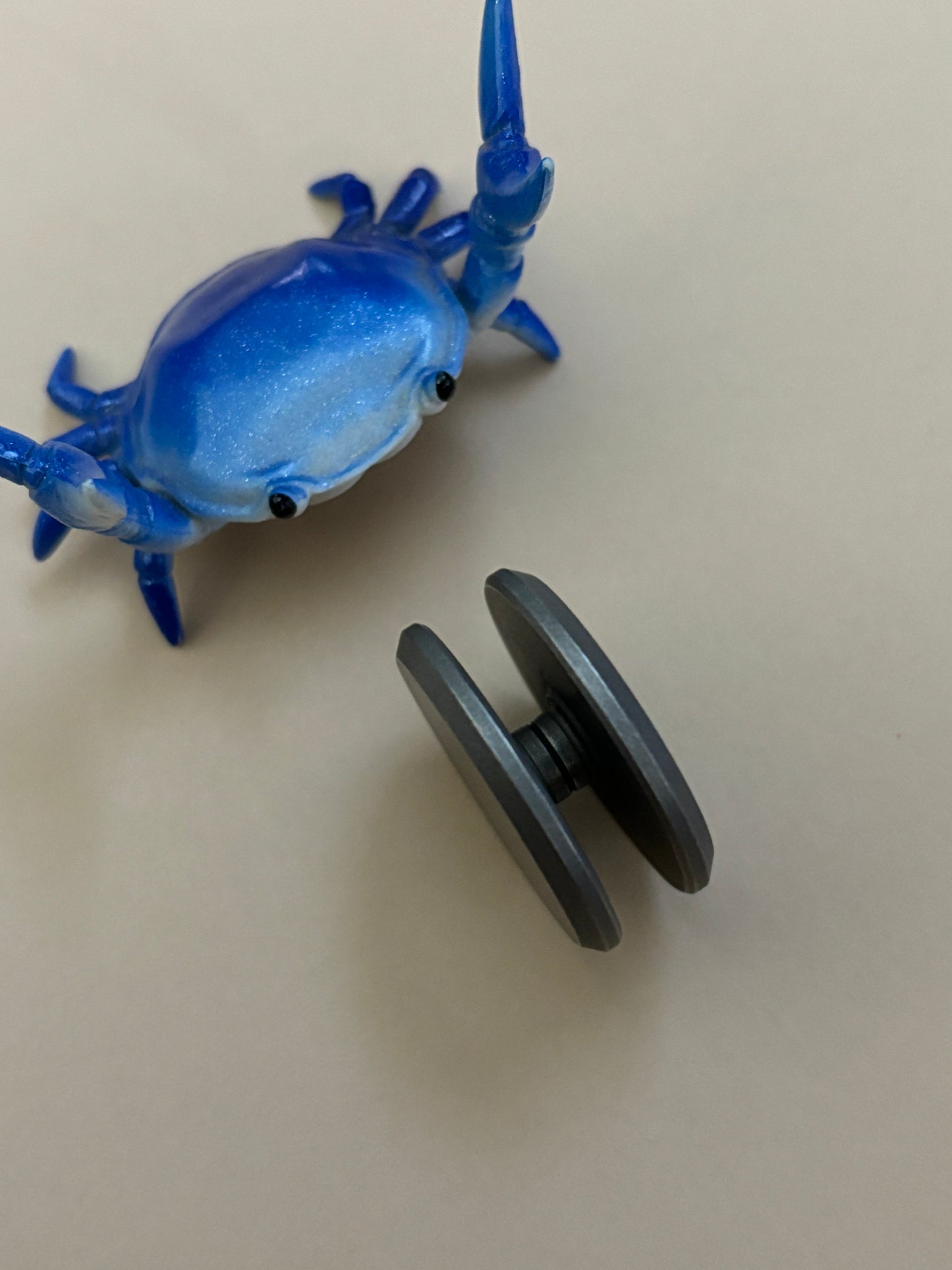 Twoedc - titanium button - 28mm - fidget toy