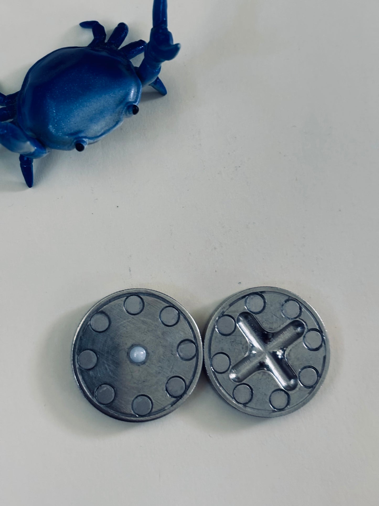 Fidget things - coinfig - cupro haptic coin