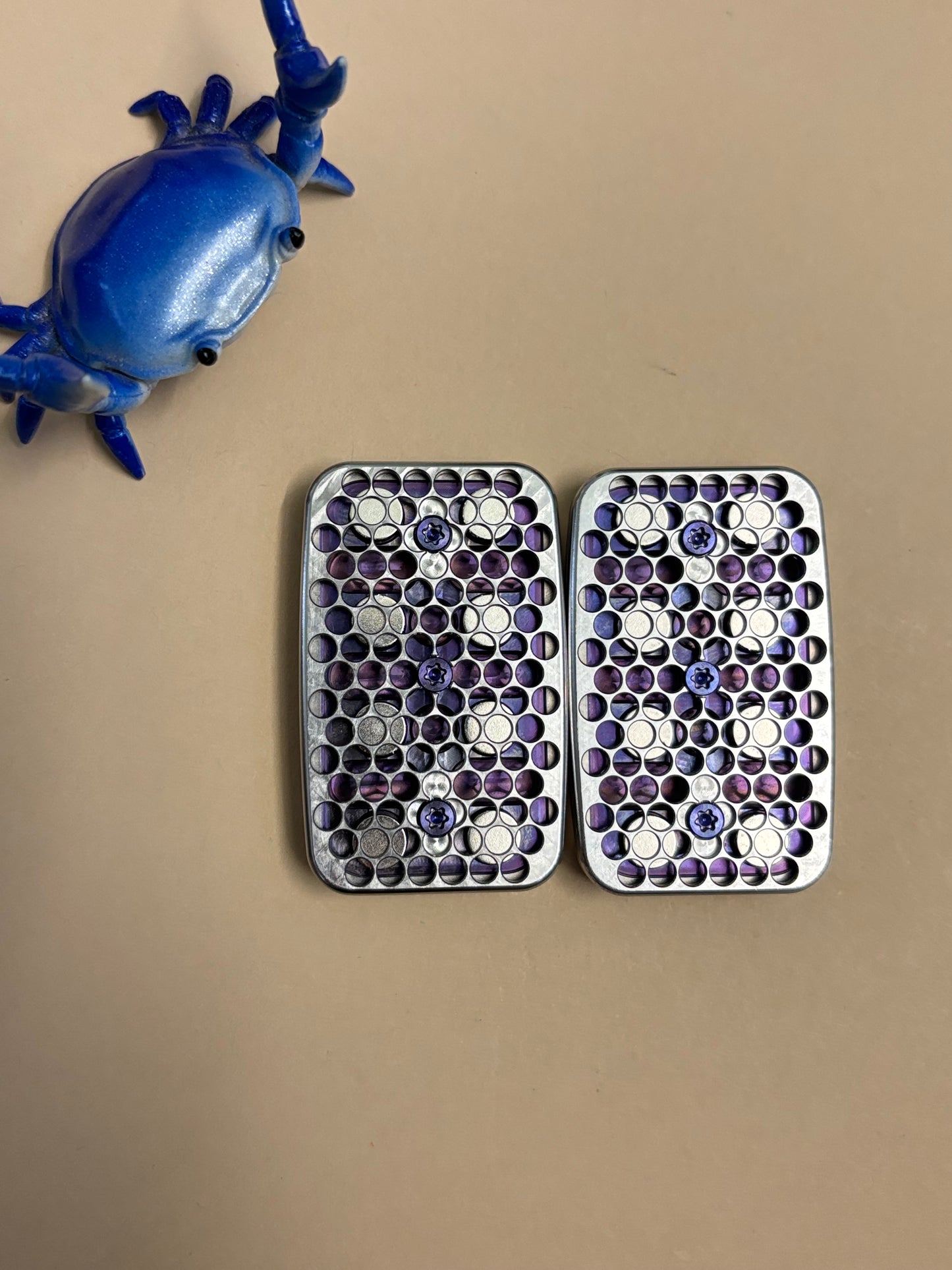 Magnus Hog - Titanium with SS plates - fidget toy