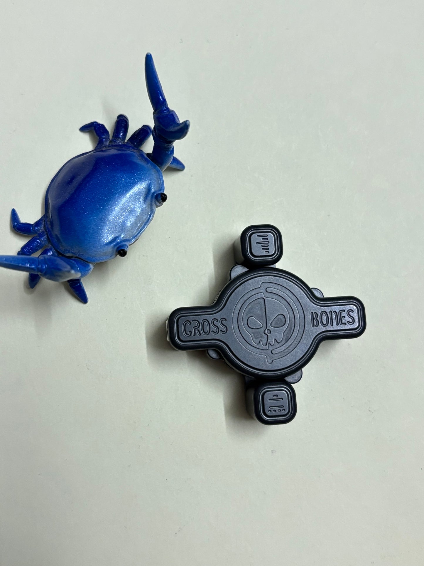 Osseous Cross Bones - zirc - fidget toy
