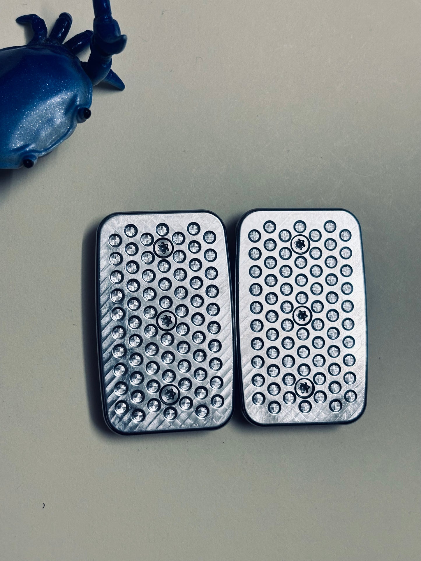 Magnus maglab crazyfiber supergrub - with SS plate - fidget toy