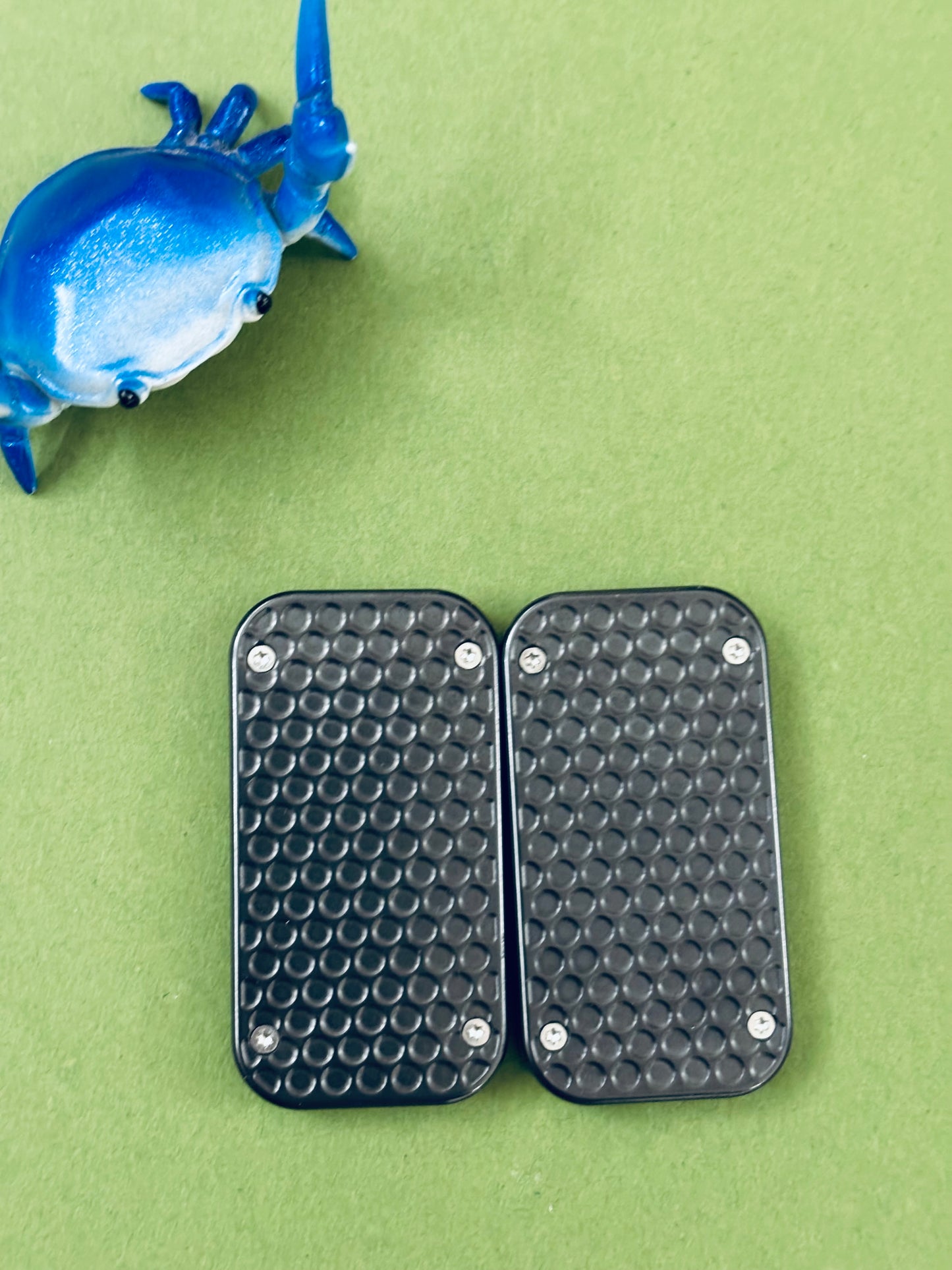 UQH - Wispy slider - titanium with zirc plates - Fidget toy