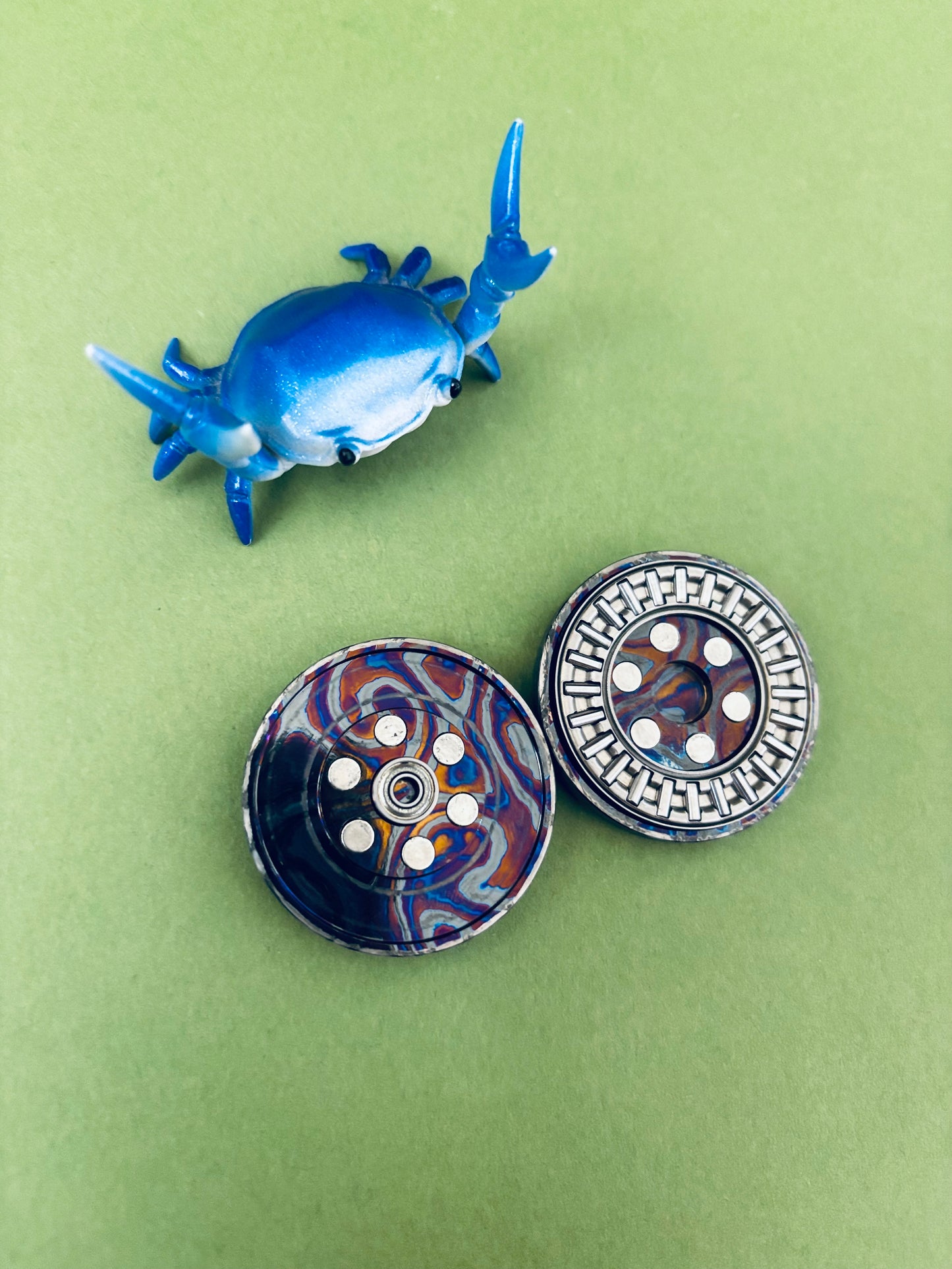 Njthandpower NJT - Ulte - zircuti graphite - haptic coin - fidget toy