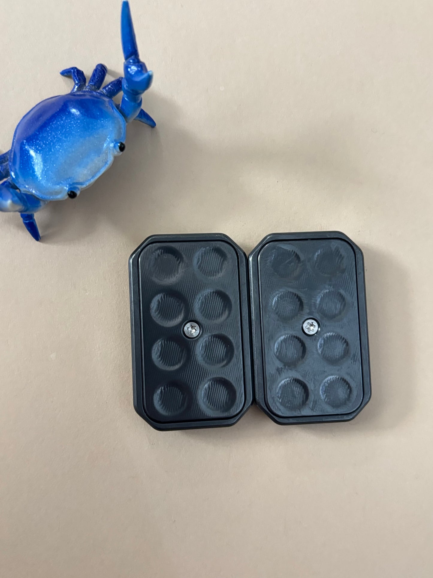 Magnus zirc King crab slider with zirconium plates