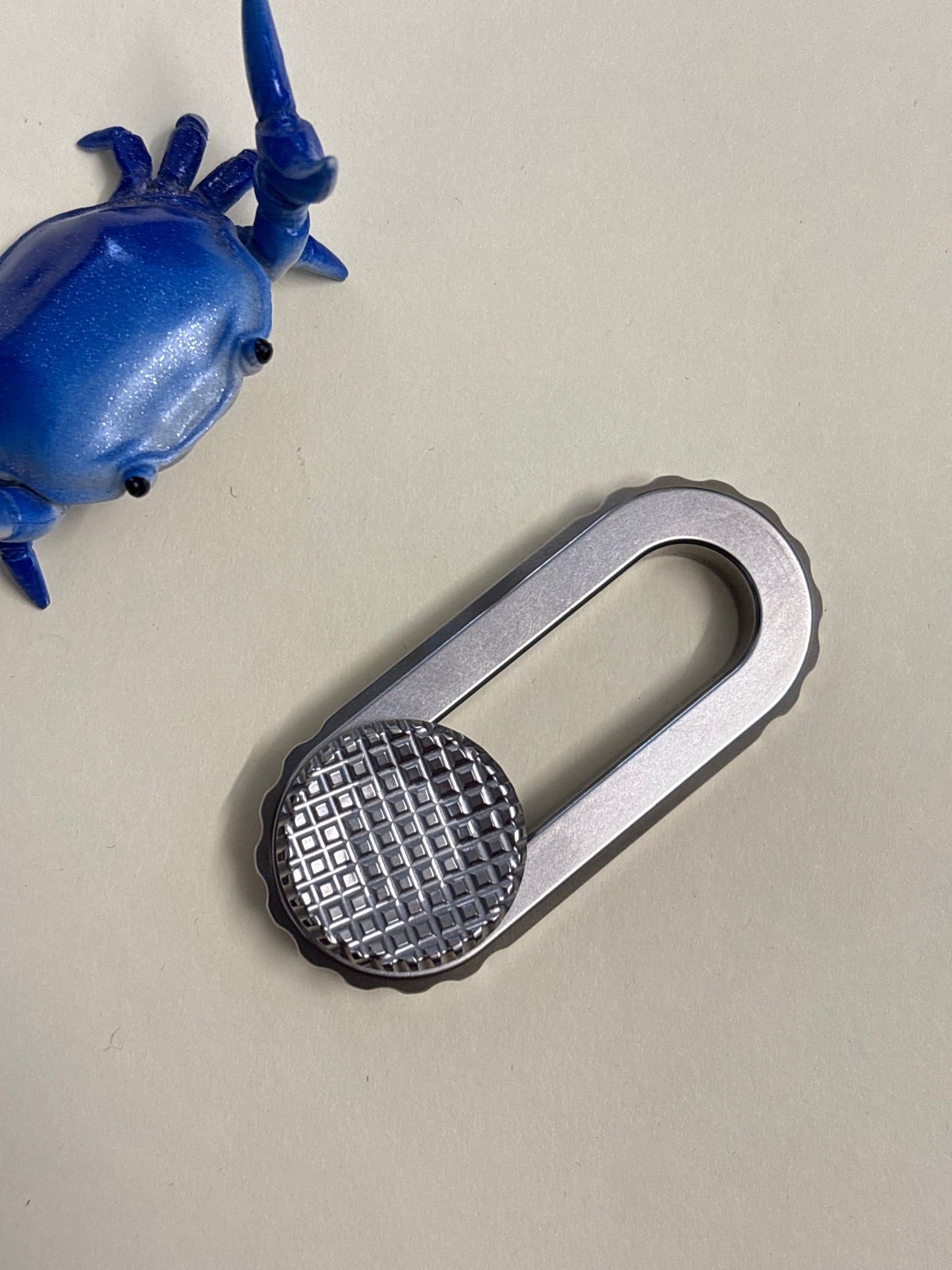 Magnus floop -titanium B33 - fidget toy