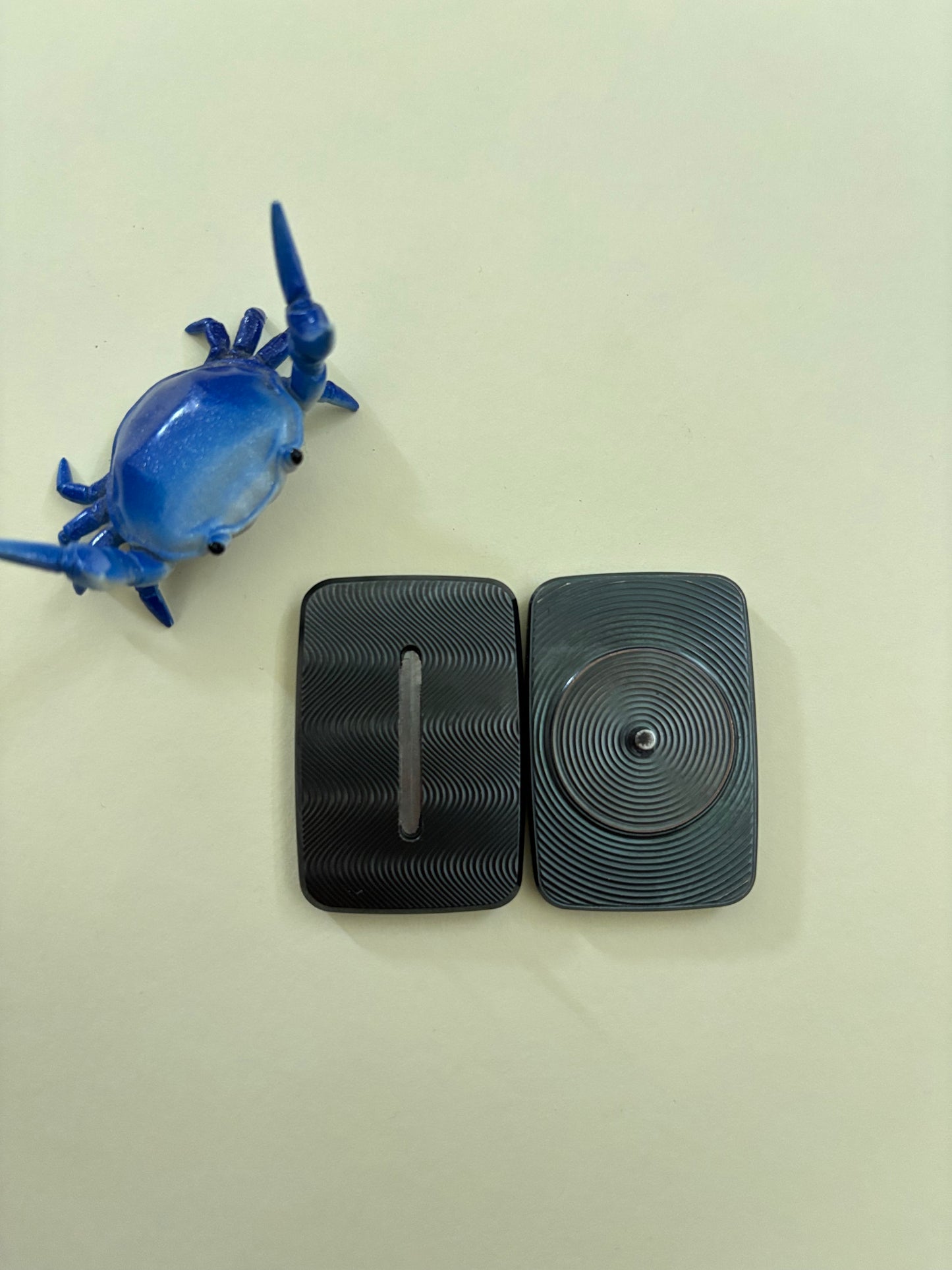 Compoform Argyle V1.1 - laser etched titanium slider