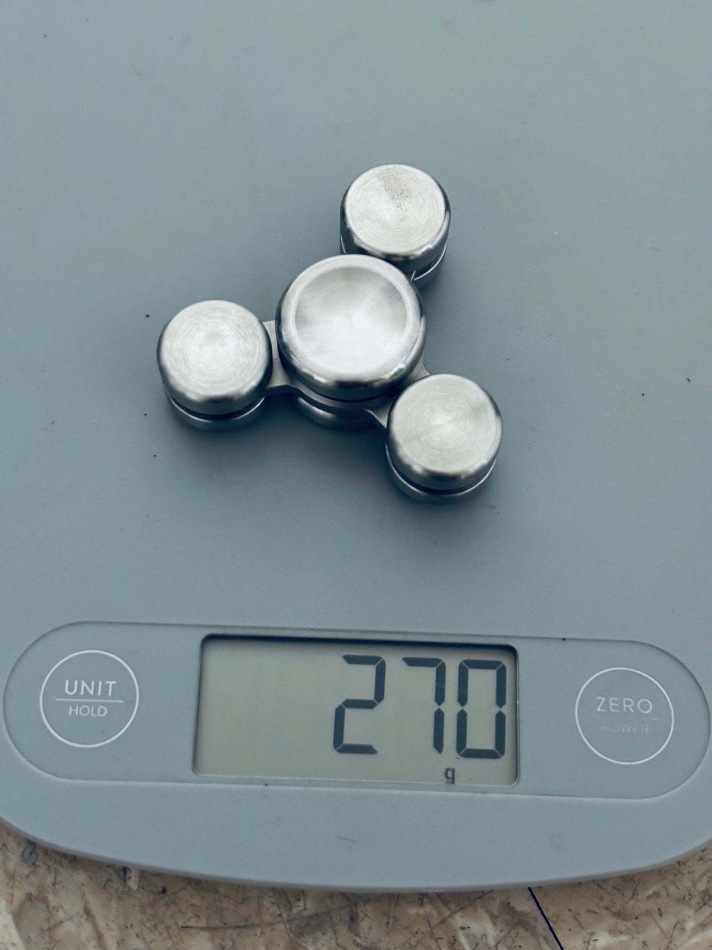 OTTO - Flick tri tungsten w Ti button - fidget spinner - fidget toy