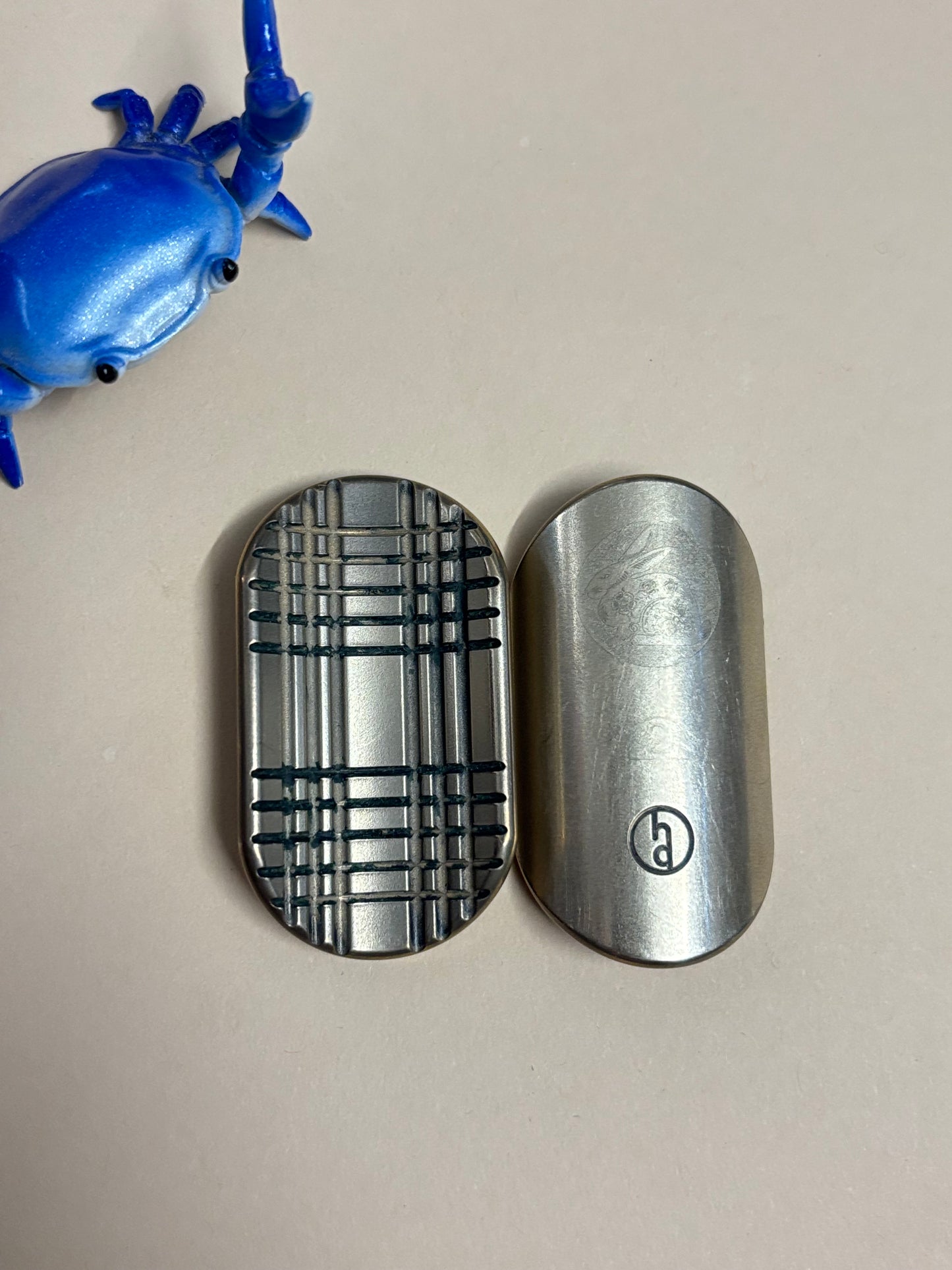 Hogdoggin Divoc slider - brass - fidget slider - fidget toy