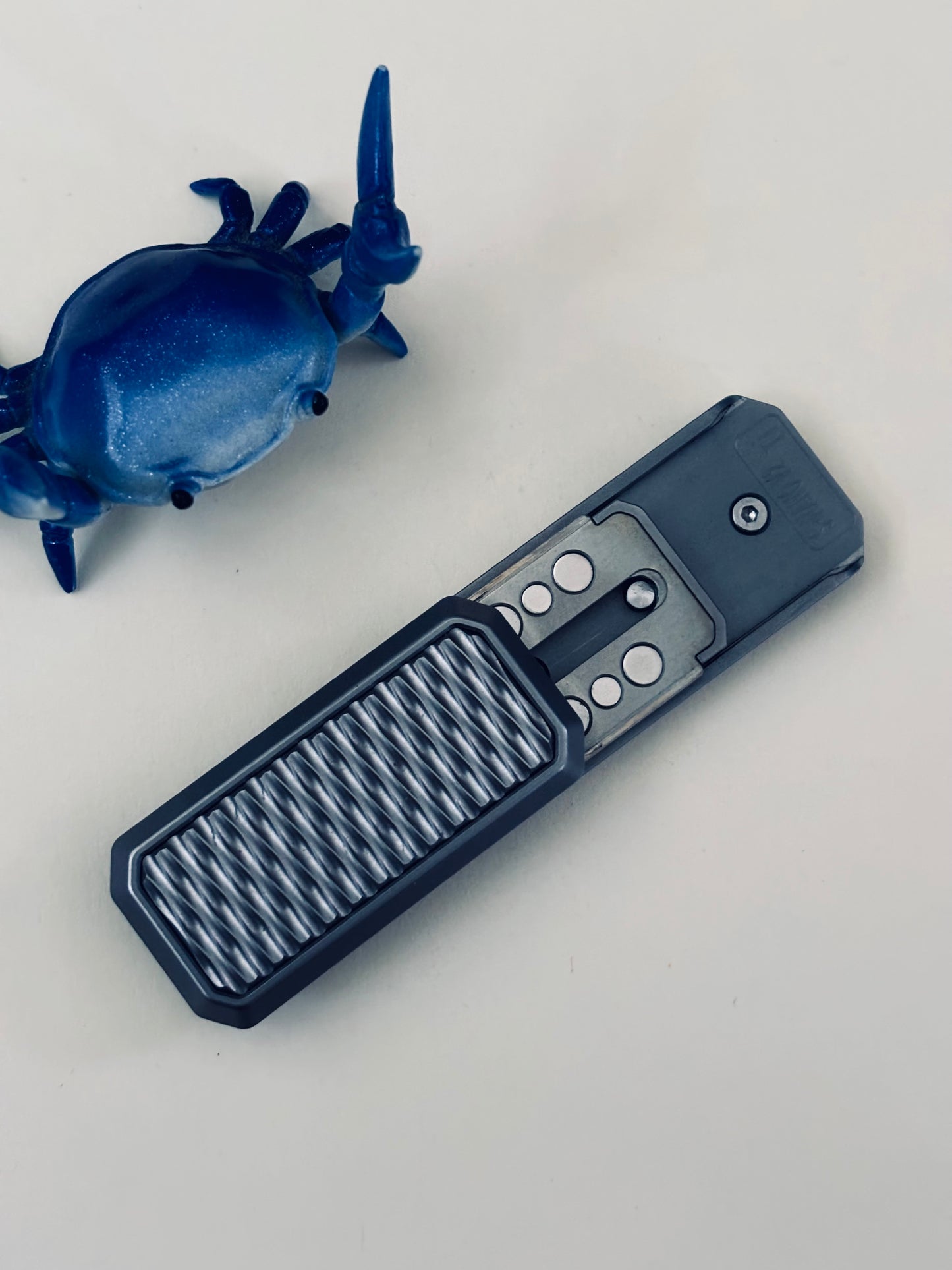 Ant Design - S- nano V2 - titanium - Fidget toy