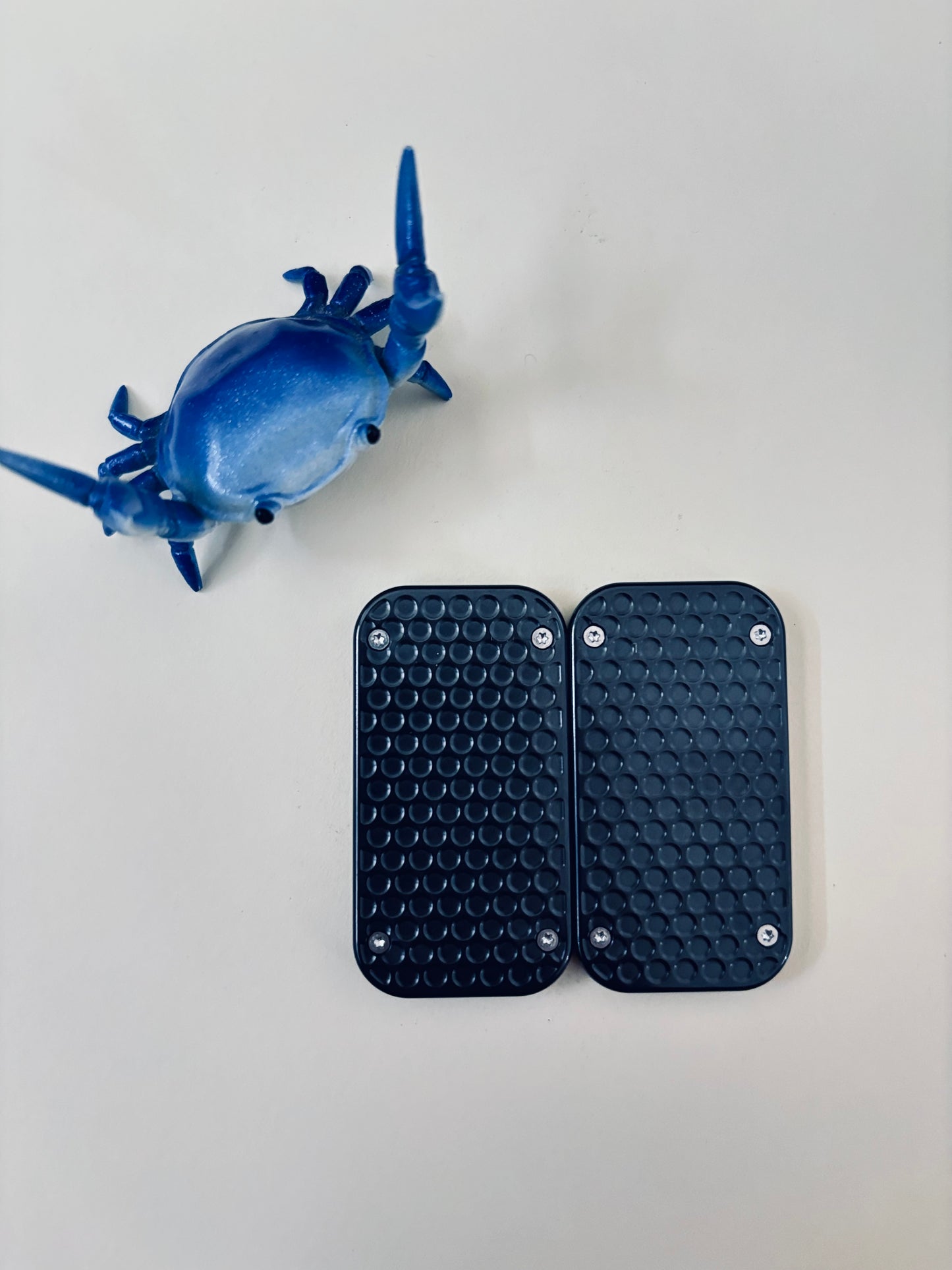 UQH - Wispy slider - titanium with zirc plates - Fidget toy