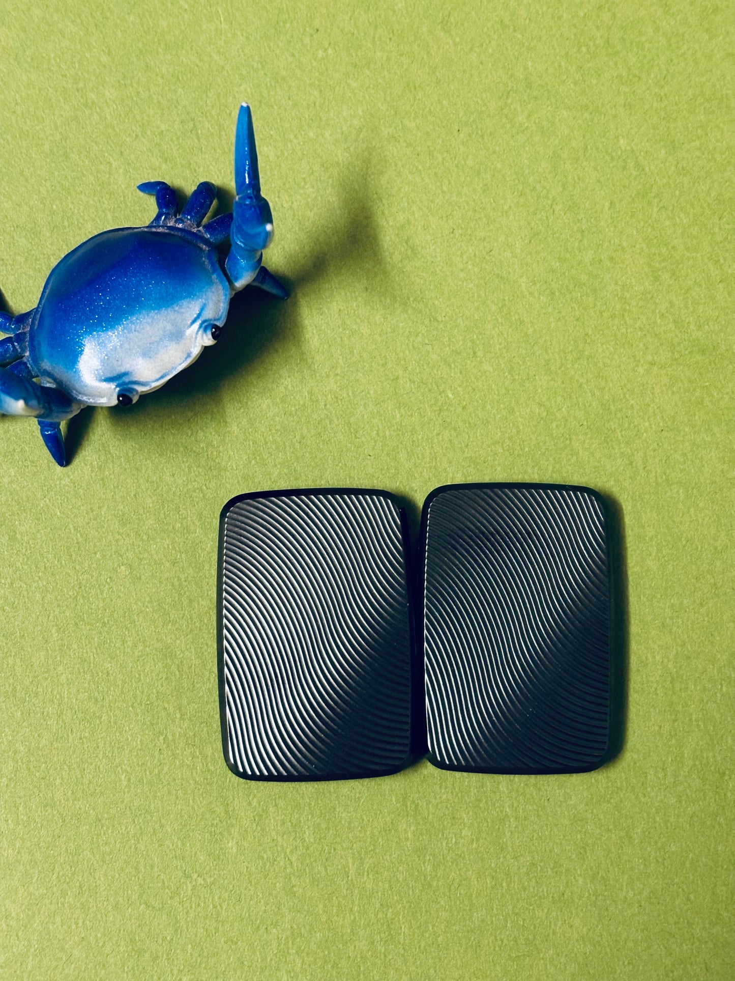 Compoform V3 - - laser etched titanium slider