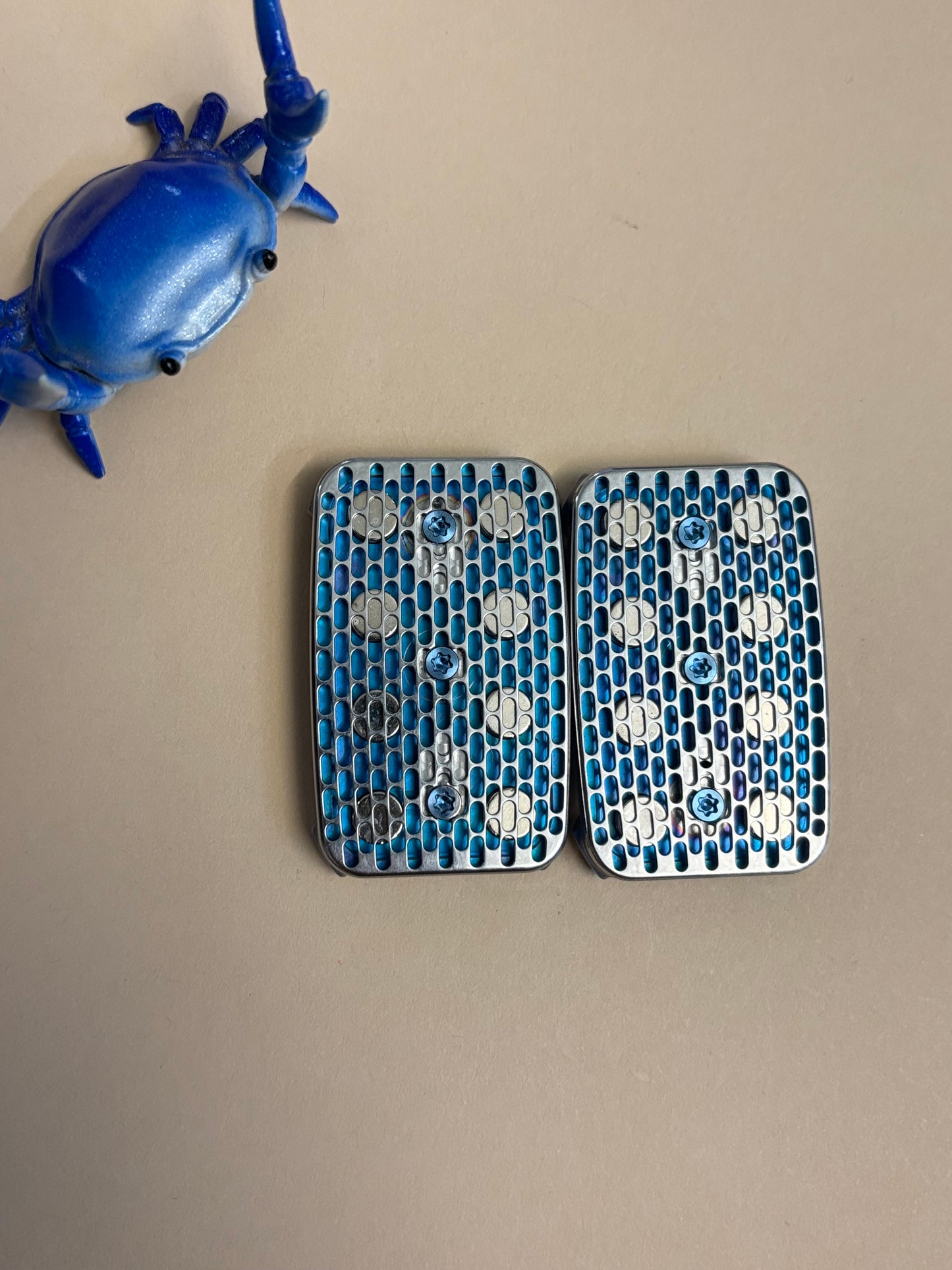 Magnus spider battle worn - Titanium with SS plates - fidget toy