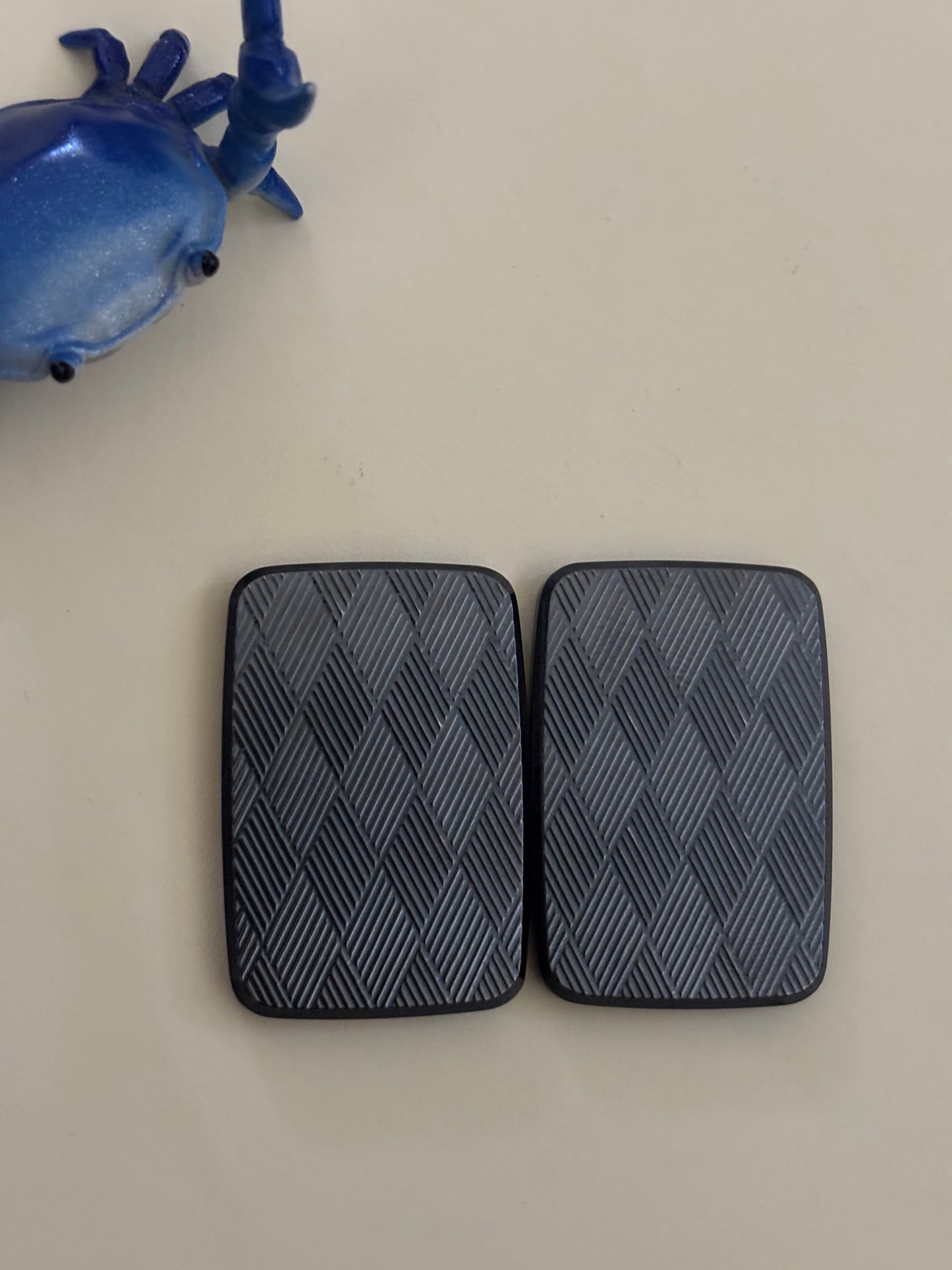 Compoform Argyle V2 - laser etched titanium slider