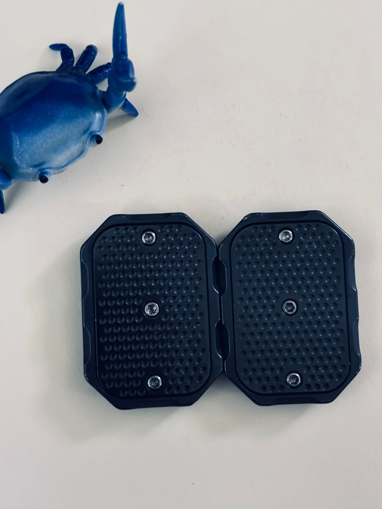 Magnus 3 click turtle slider - zirc with zirc screw plate - fidget toy