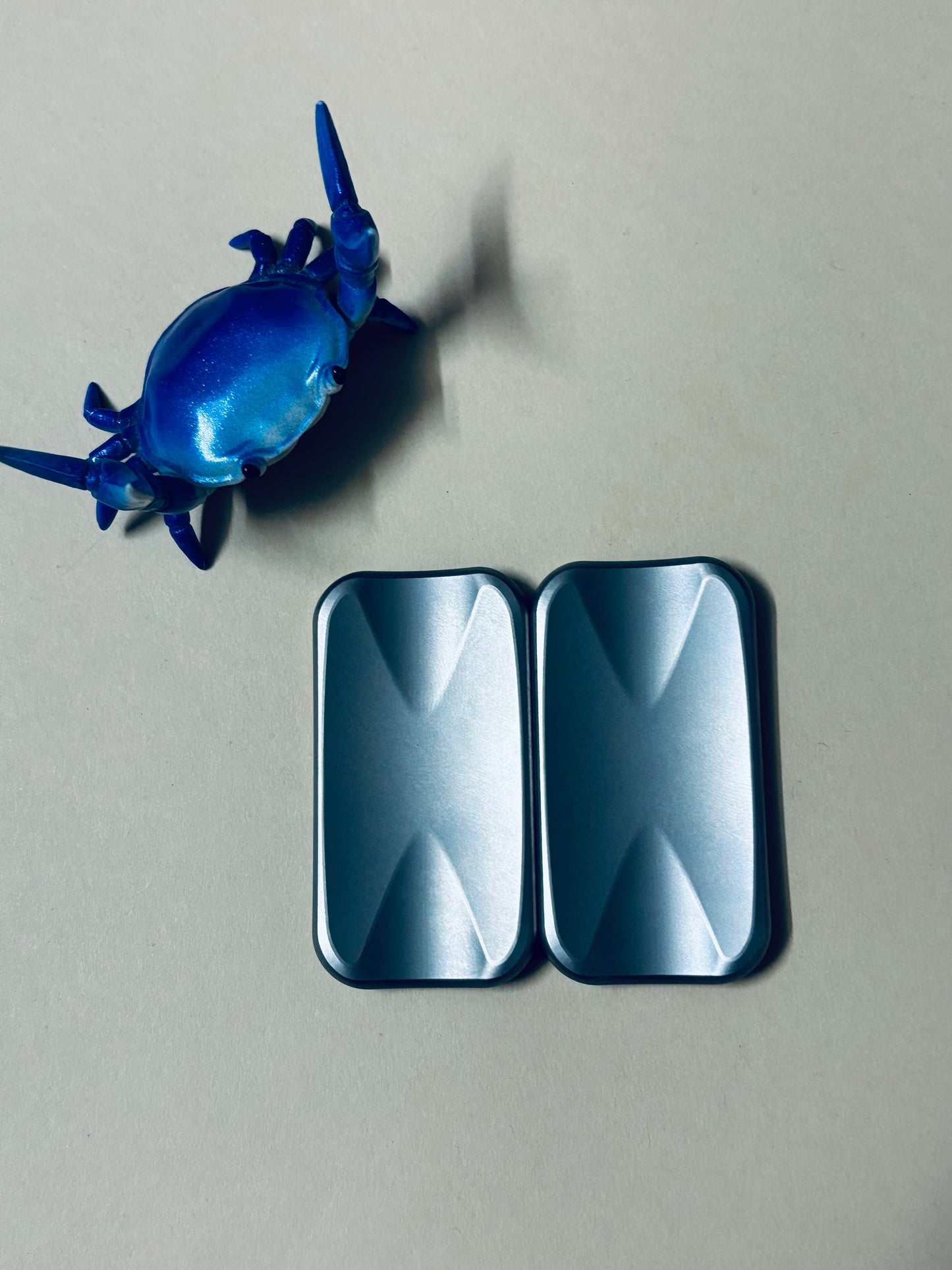 UQH - Wispy slider - titanium with zirc plates - Fidget toy