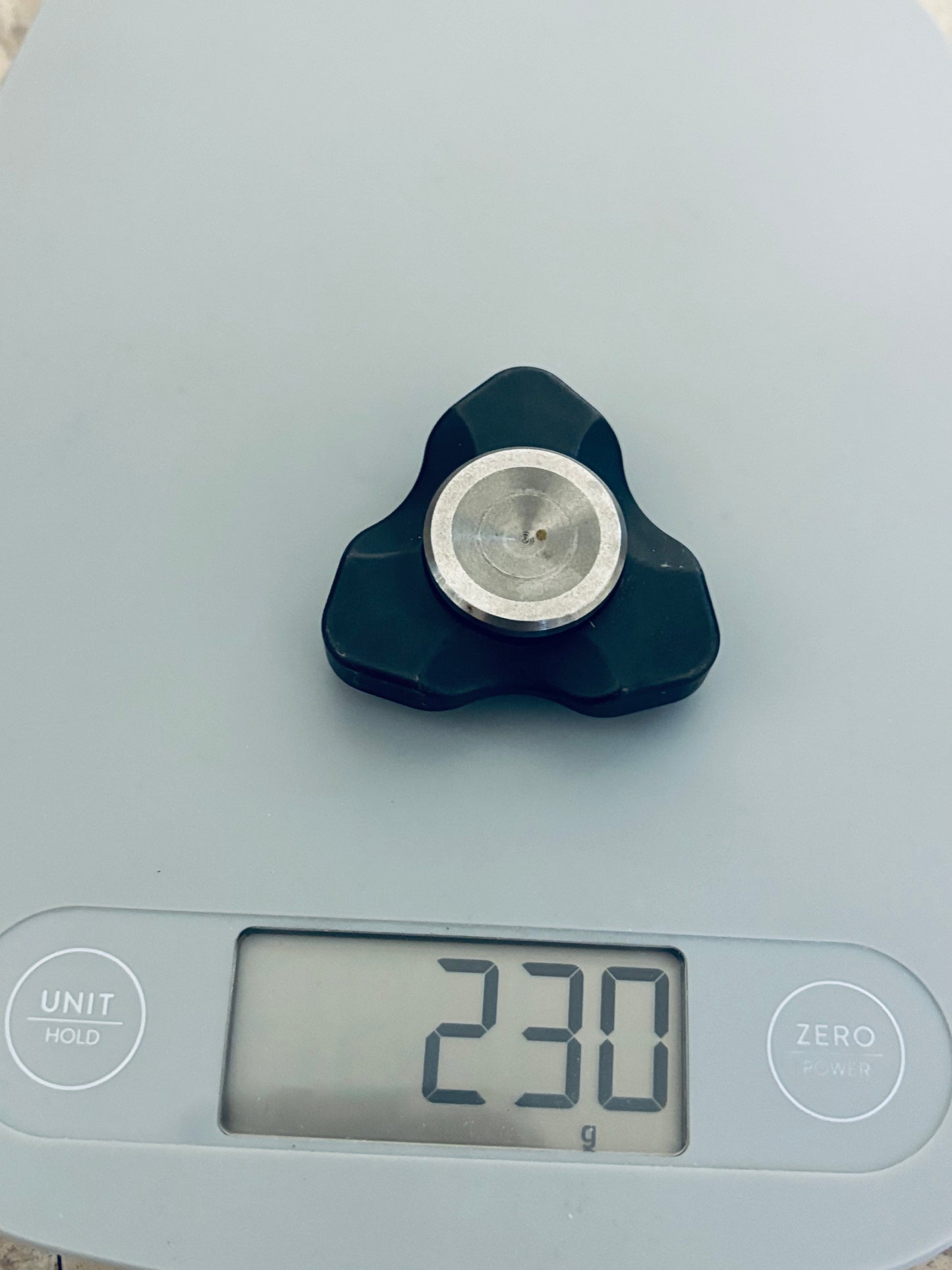 UQH - tungsten atrium - fidget spinner - Fidget toy