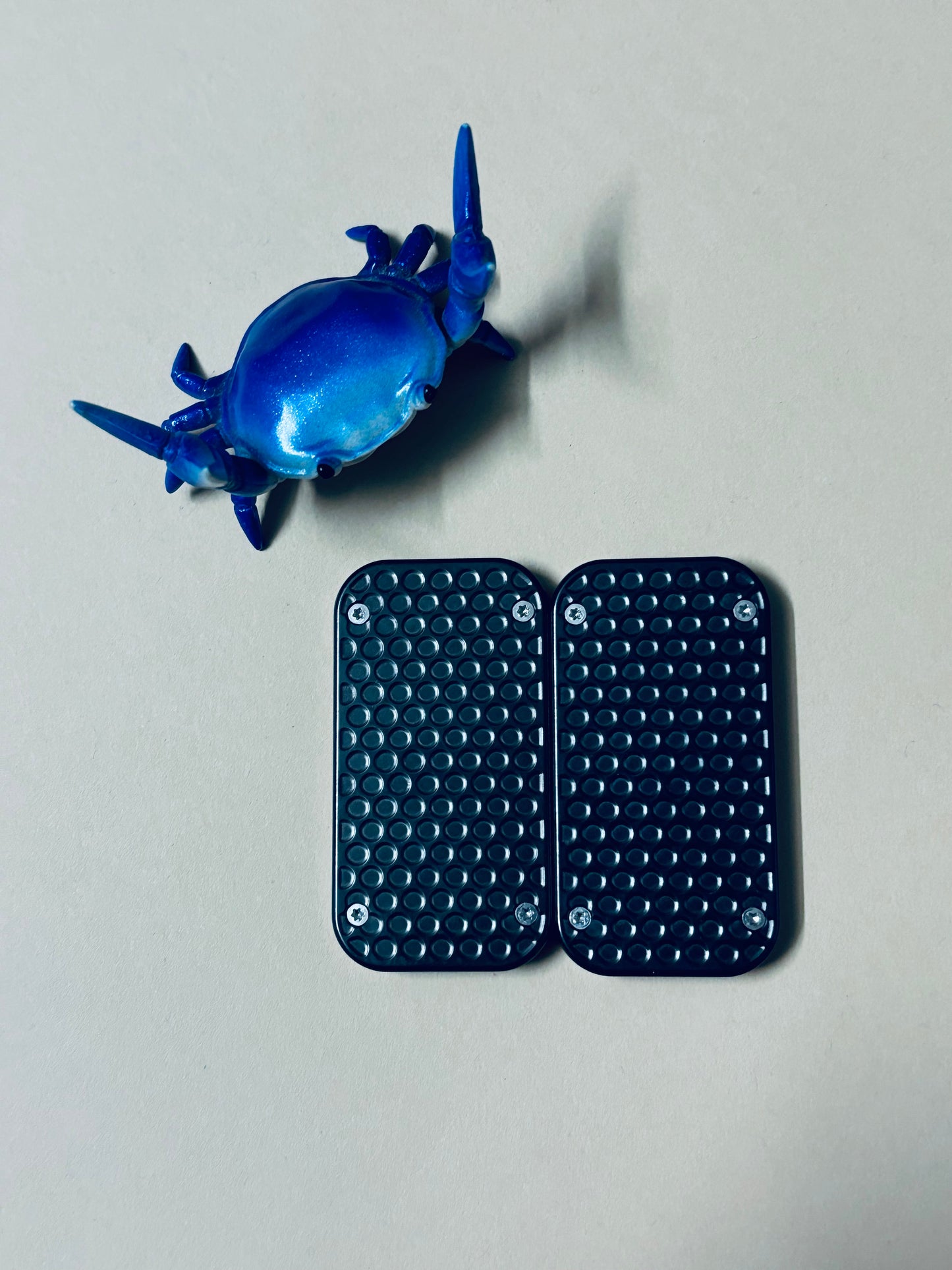 UQH - Wispy slider - titanium with zirc plates - Fidget toy