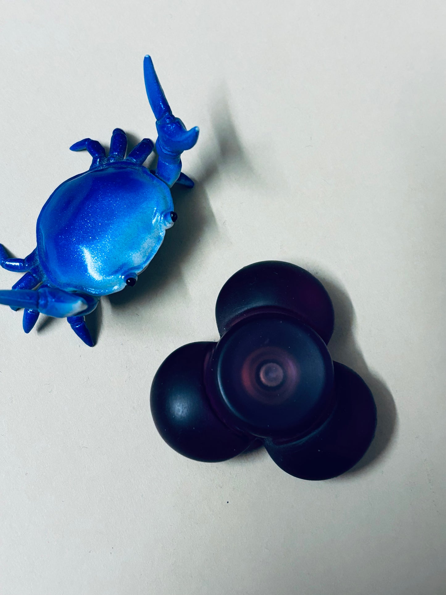 LIC tri mini mame - frosted purple resin - fidget spinner - fidget toy