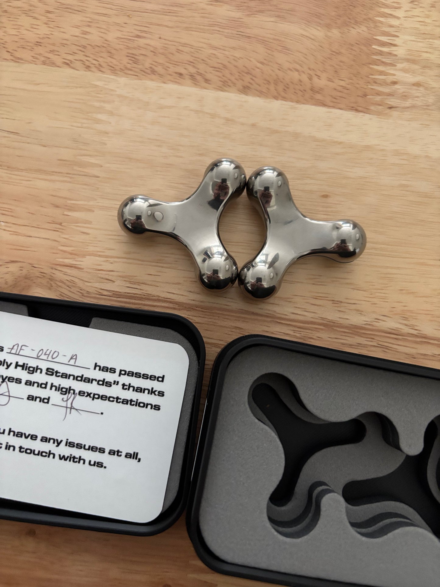 Magnus - atom v2 - titanium - fidget toy