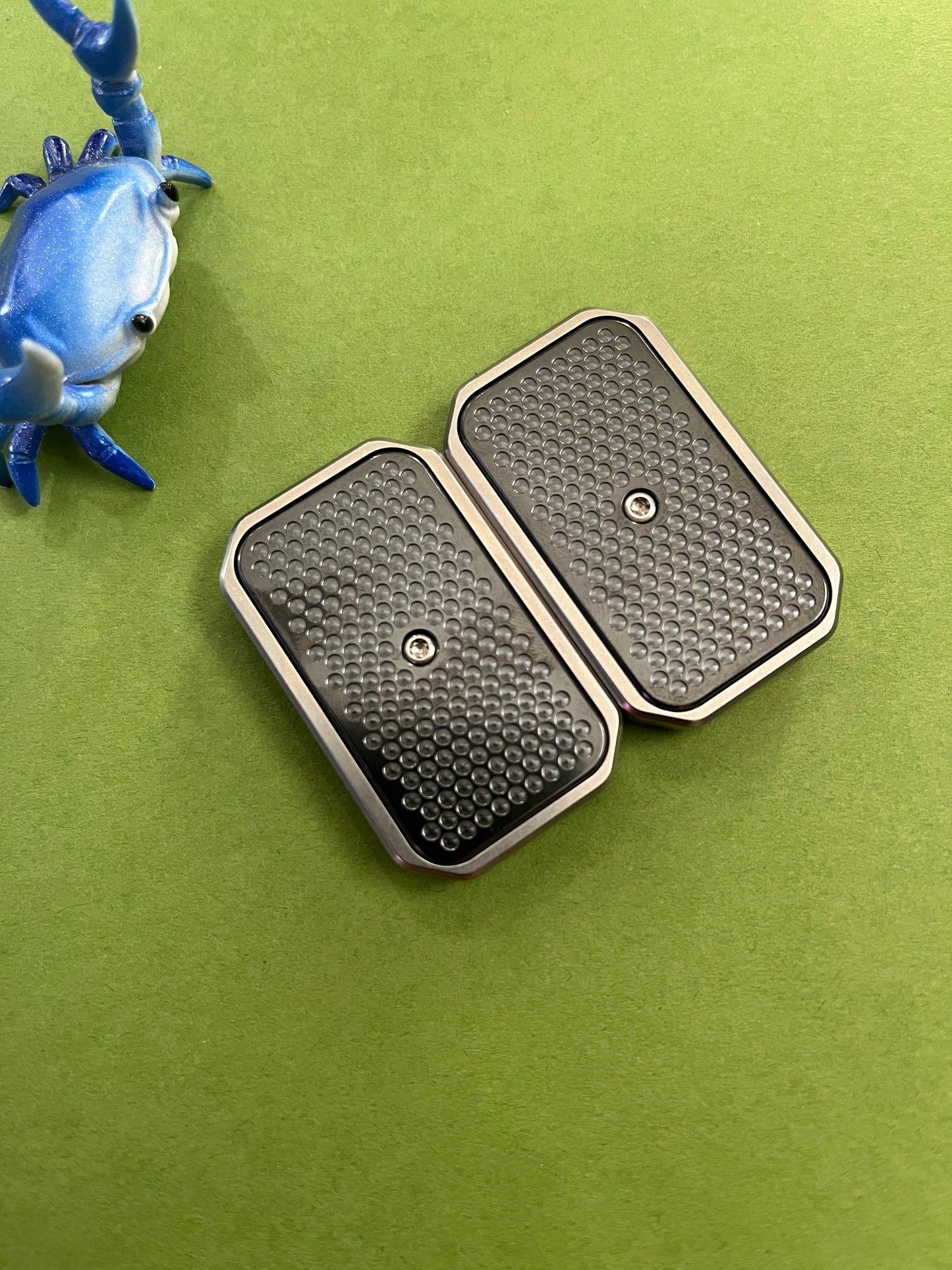 Magnus Titanium King crab slider with zirconium plates