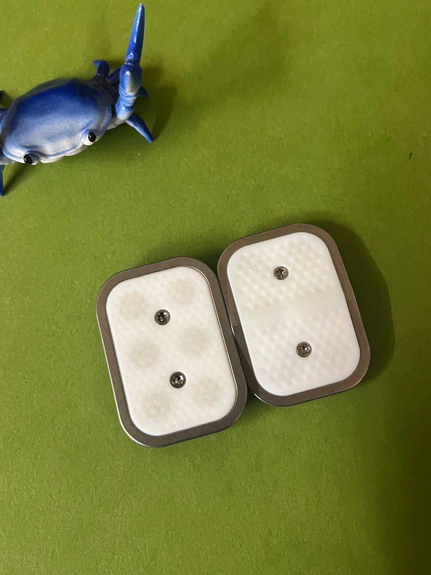 Magnus peak /rocker with teflon screw plate - fidget toy