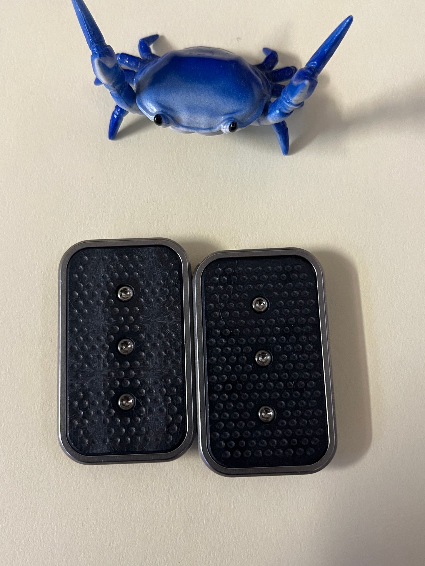 Magnus speed bump slider - Ti/ black epoxy plates