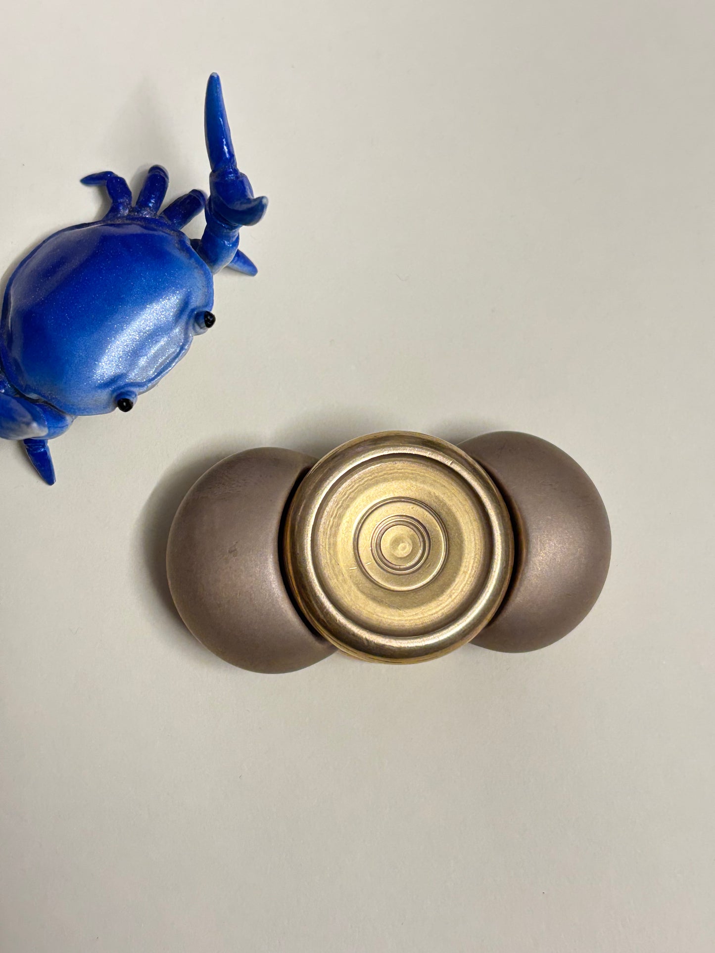 LIC mega mini mame - brass - fidget spinner - fidget toy