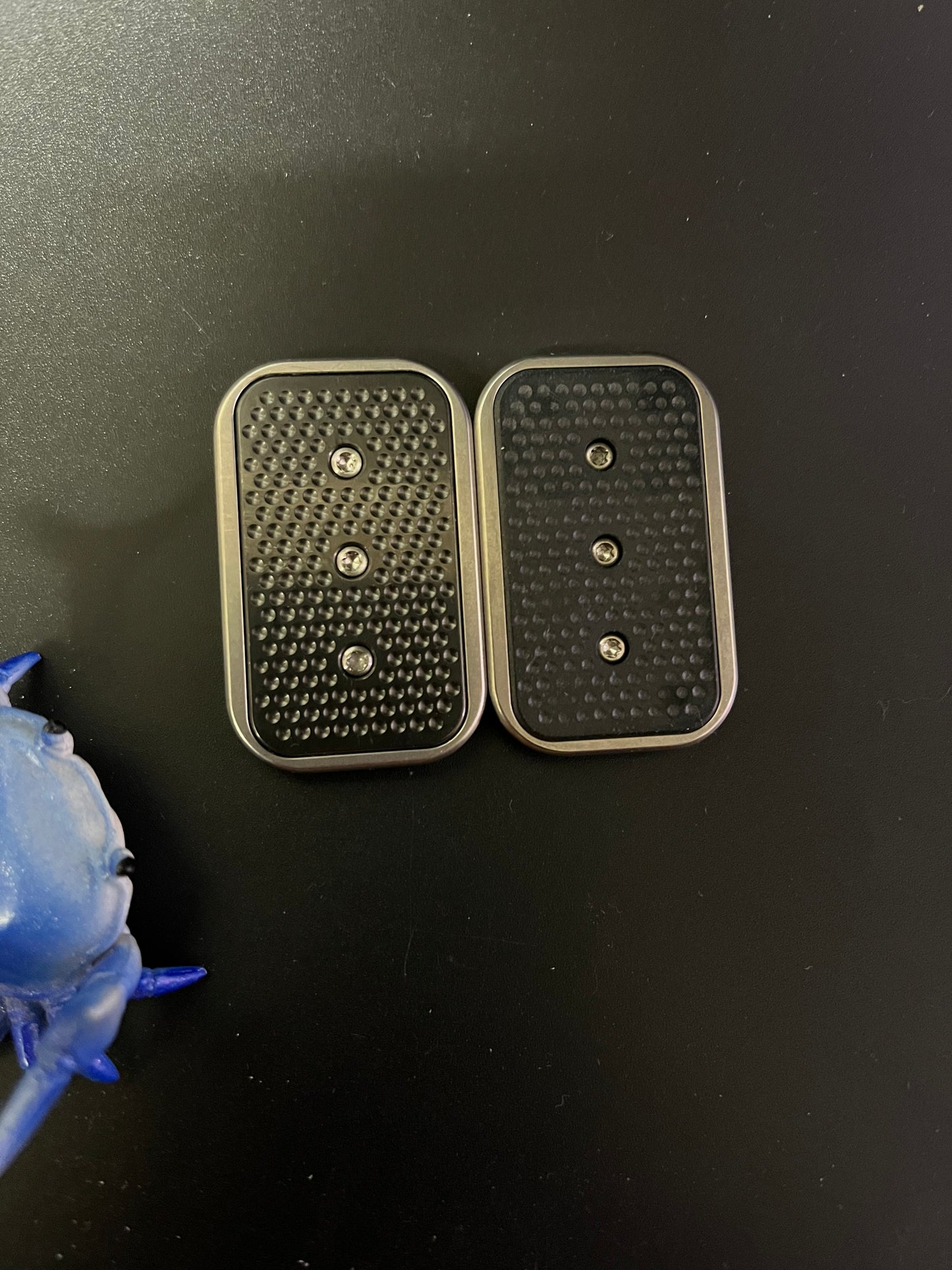 Magnus titanium toad X slider -3 click- fidget slider