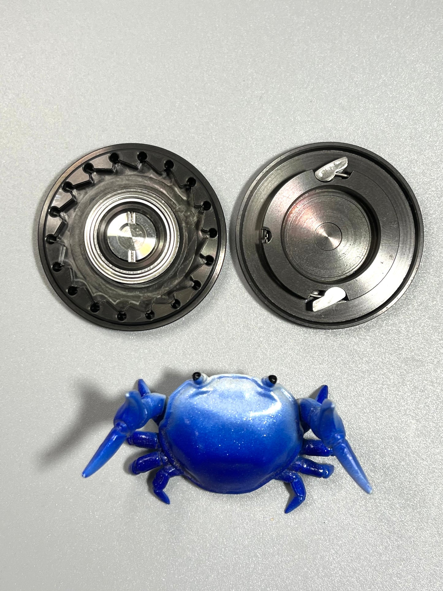 Fidget House - NOVO thorn coin - zirc - fidget toy