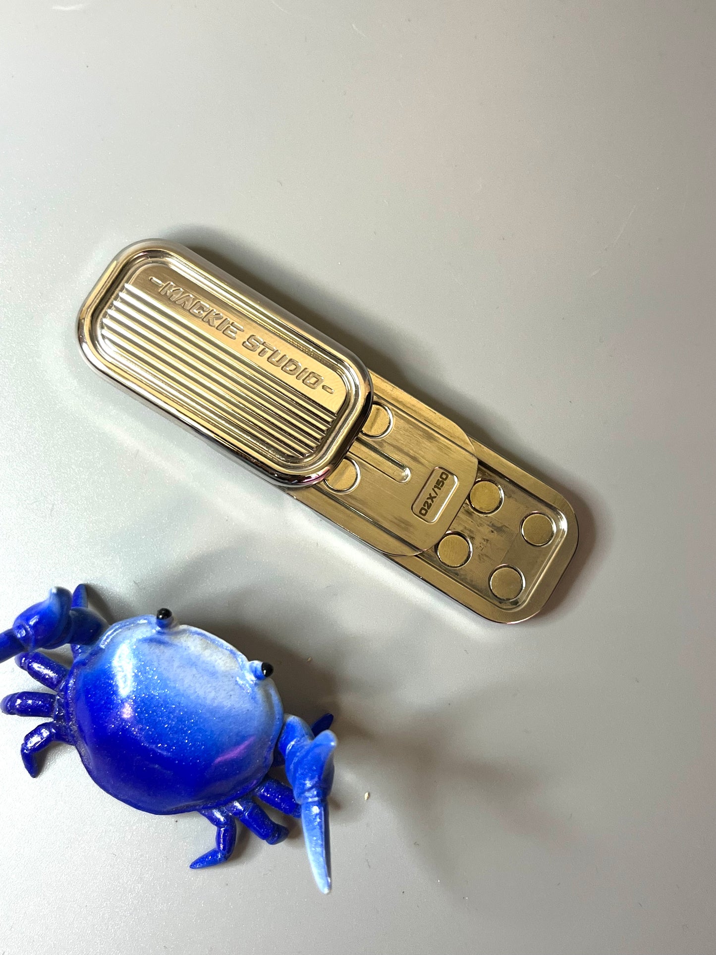 Mackie CP3 SS - magnetic slider - fidget toy