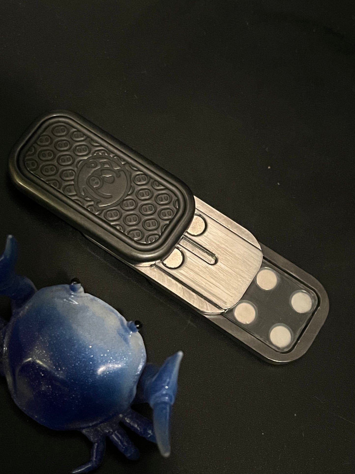 Mackie - CP3 hatedust - zirc / SS - fidget slider - fidget toy