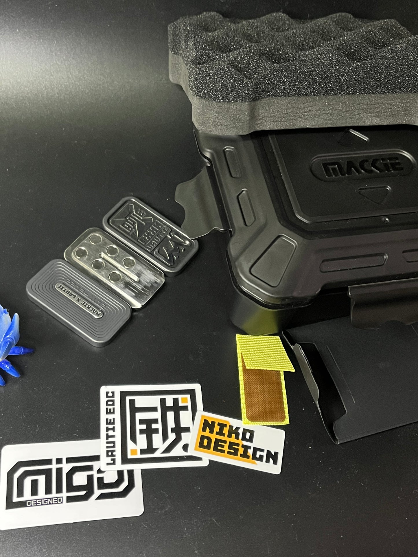 Mackie - CP3 Fxxk Lautie - zirc / SS - fidget slider - fidget toy