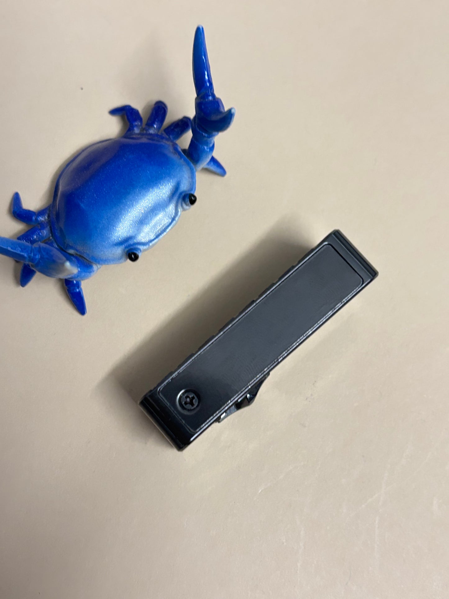 L7 EDC Crunchy Shark - zirc - fidget toy