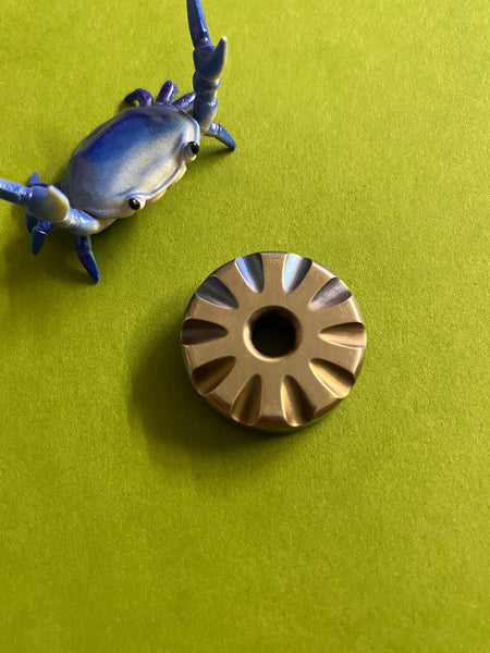 Umburry Ti mid size - haptic coin - fidget toy