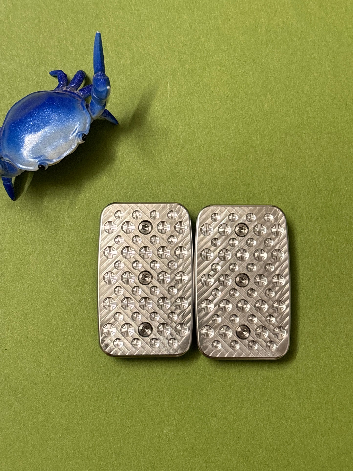 Magnus maglab Rib  - Resin with SS plate - fidget toy