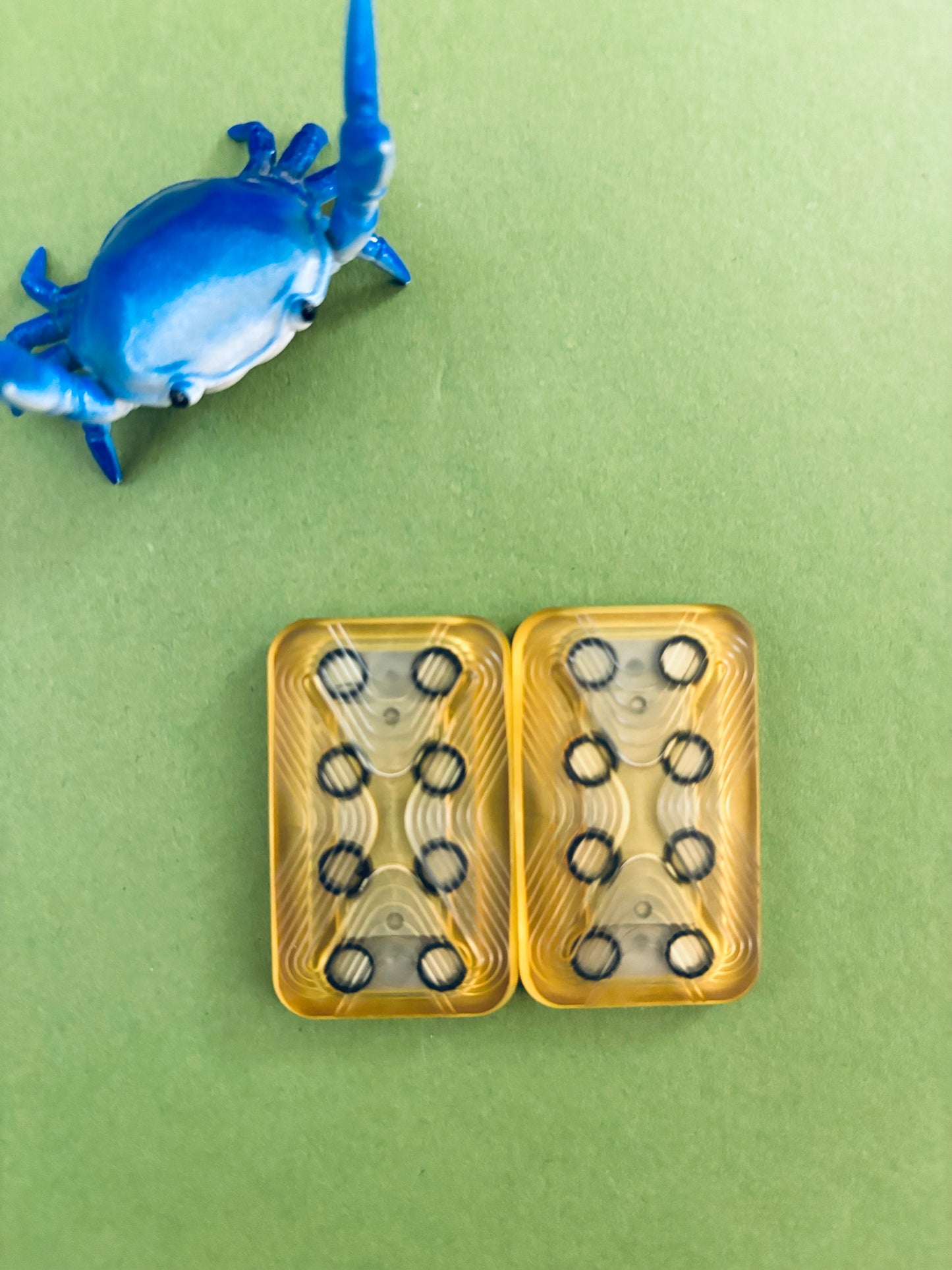 Magnus superx - 3 click slider - ultem with stainless steel screw plate - fidget toy