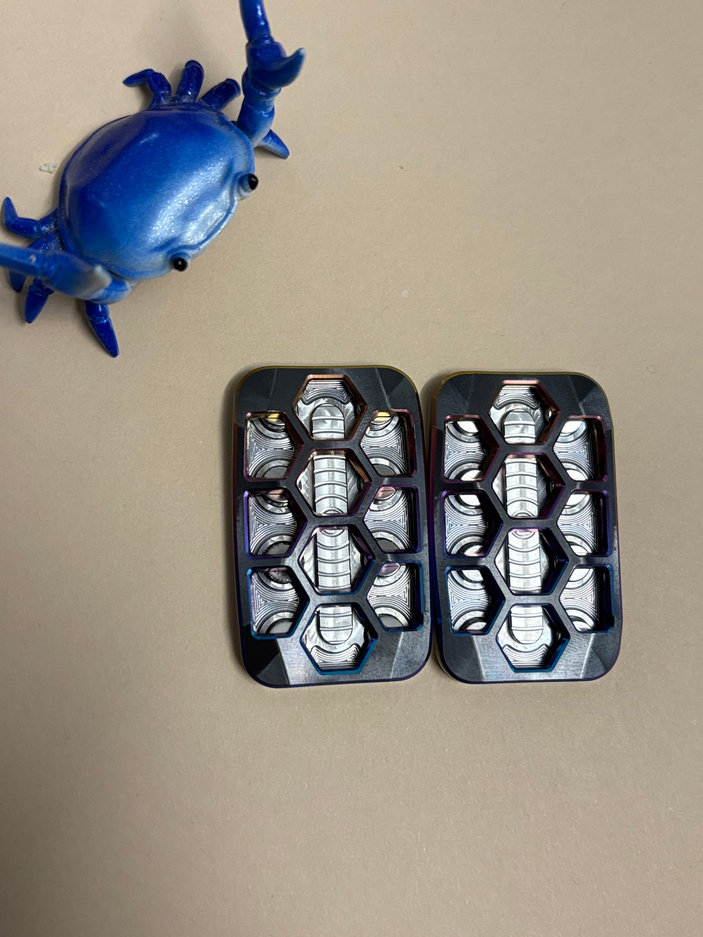 Magnus skelly hex squash toad - Zirc/SS- fidget toy